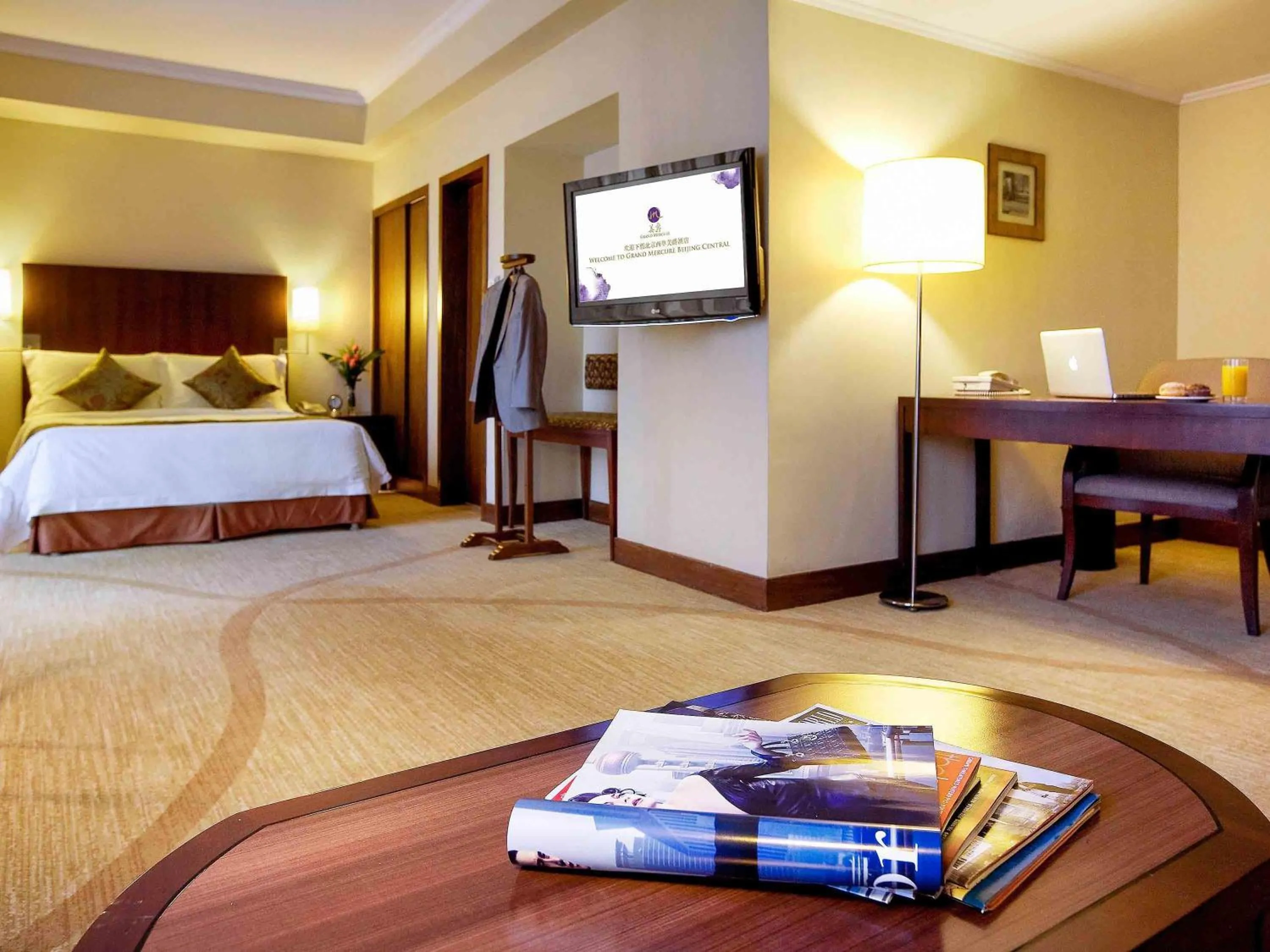 Bedroom, Bed in Grand Mercure Beijing Central