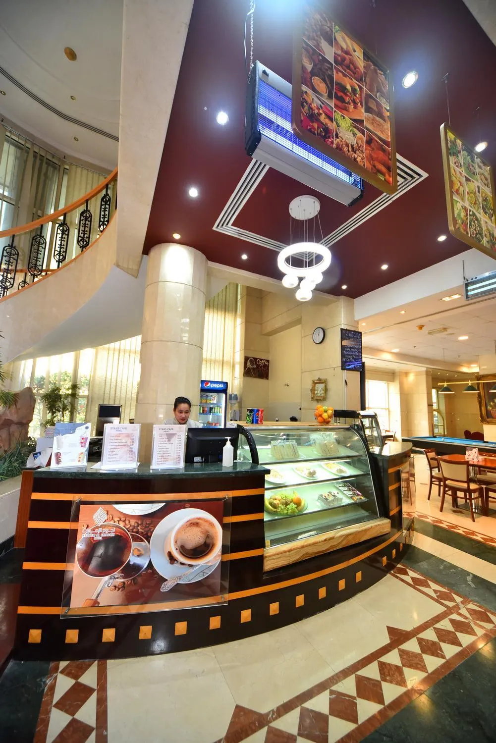 Restaurant/places to eat in Nejoum Al Emarat