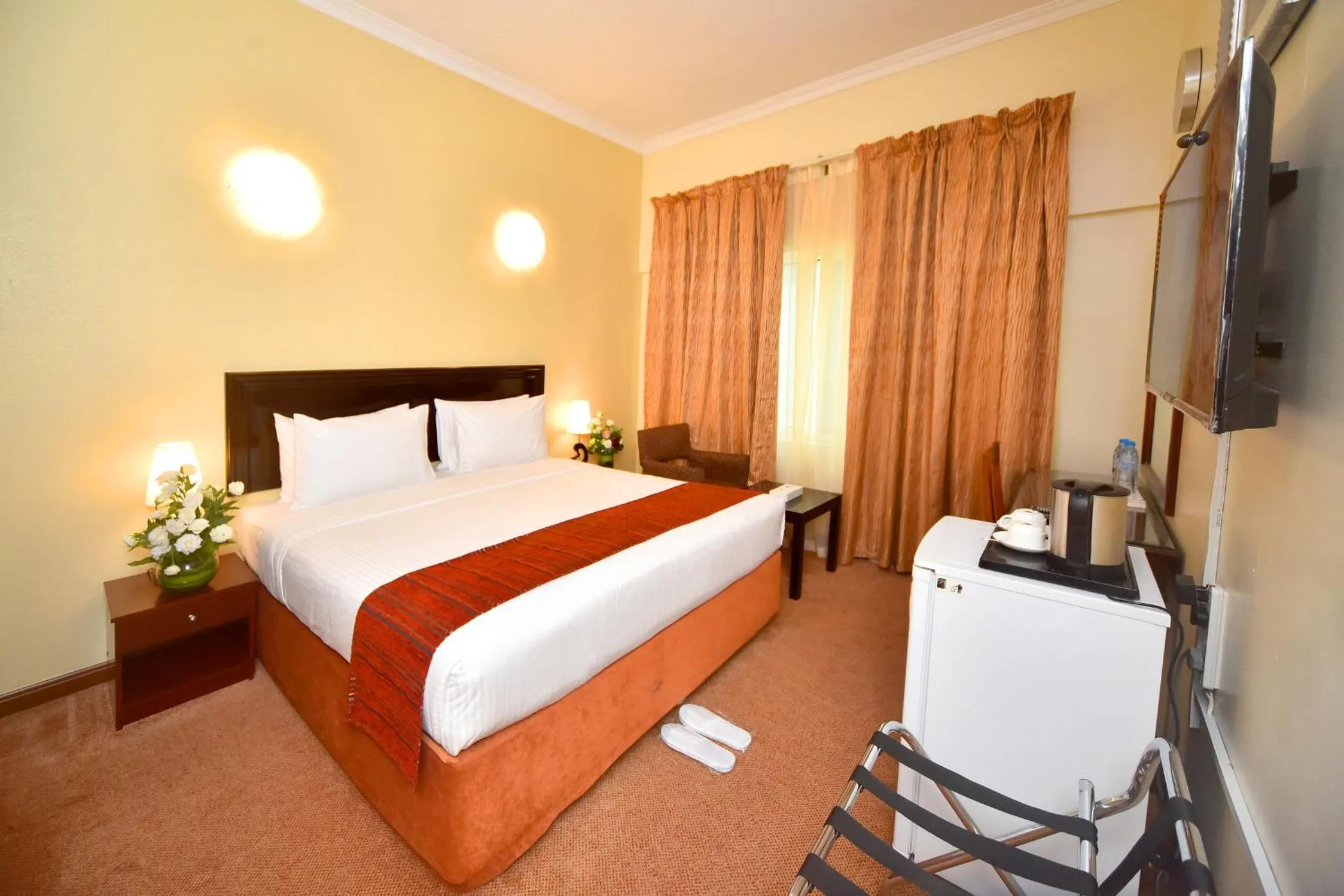 Bedroom, Bed in Nejoum Al Emarat