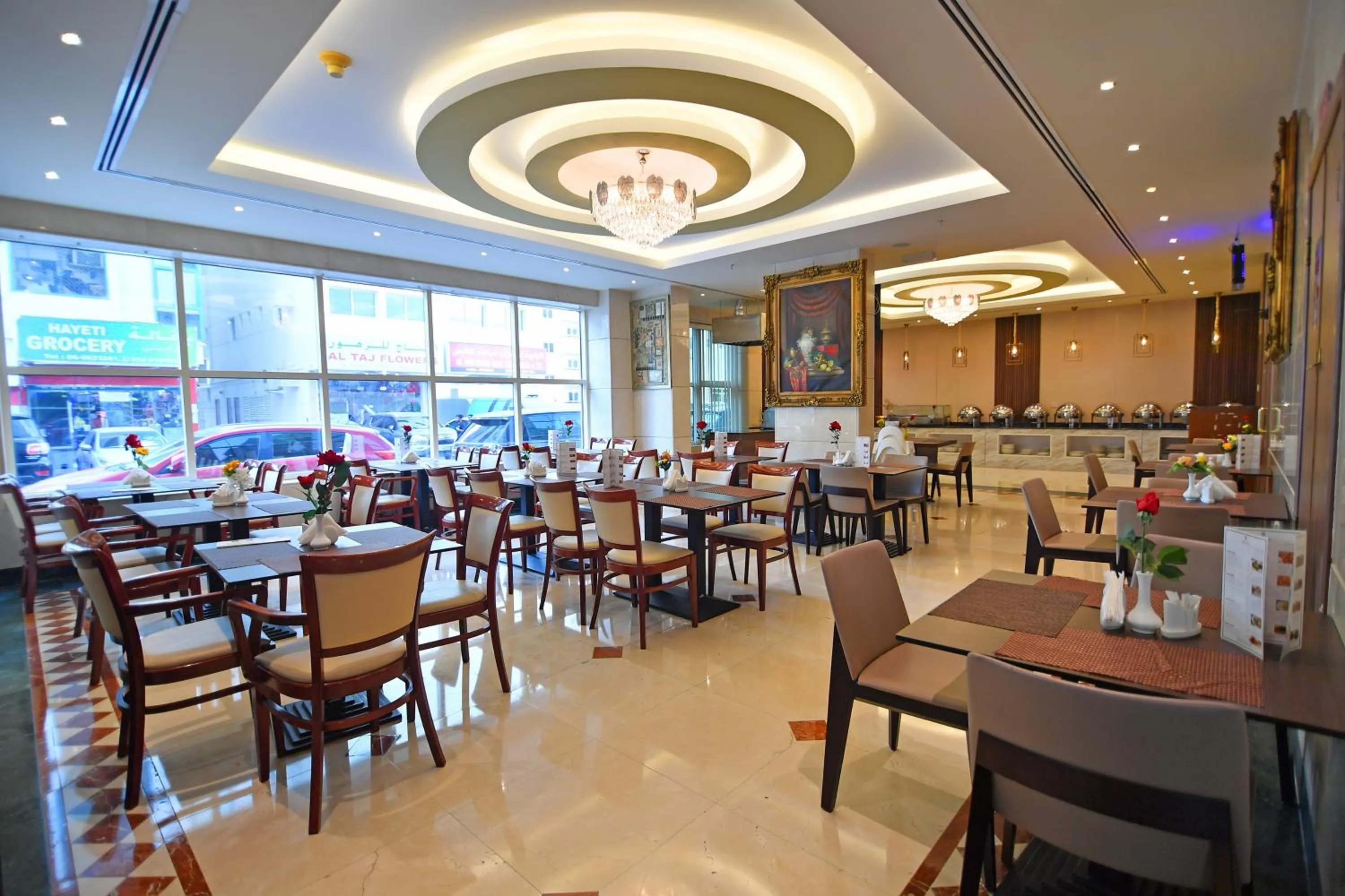 Restaurant/places to eat in Nejoum Al Emarat