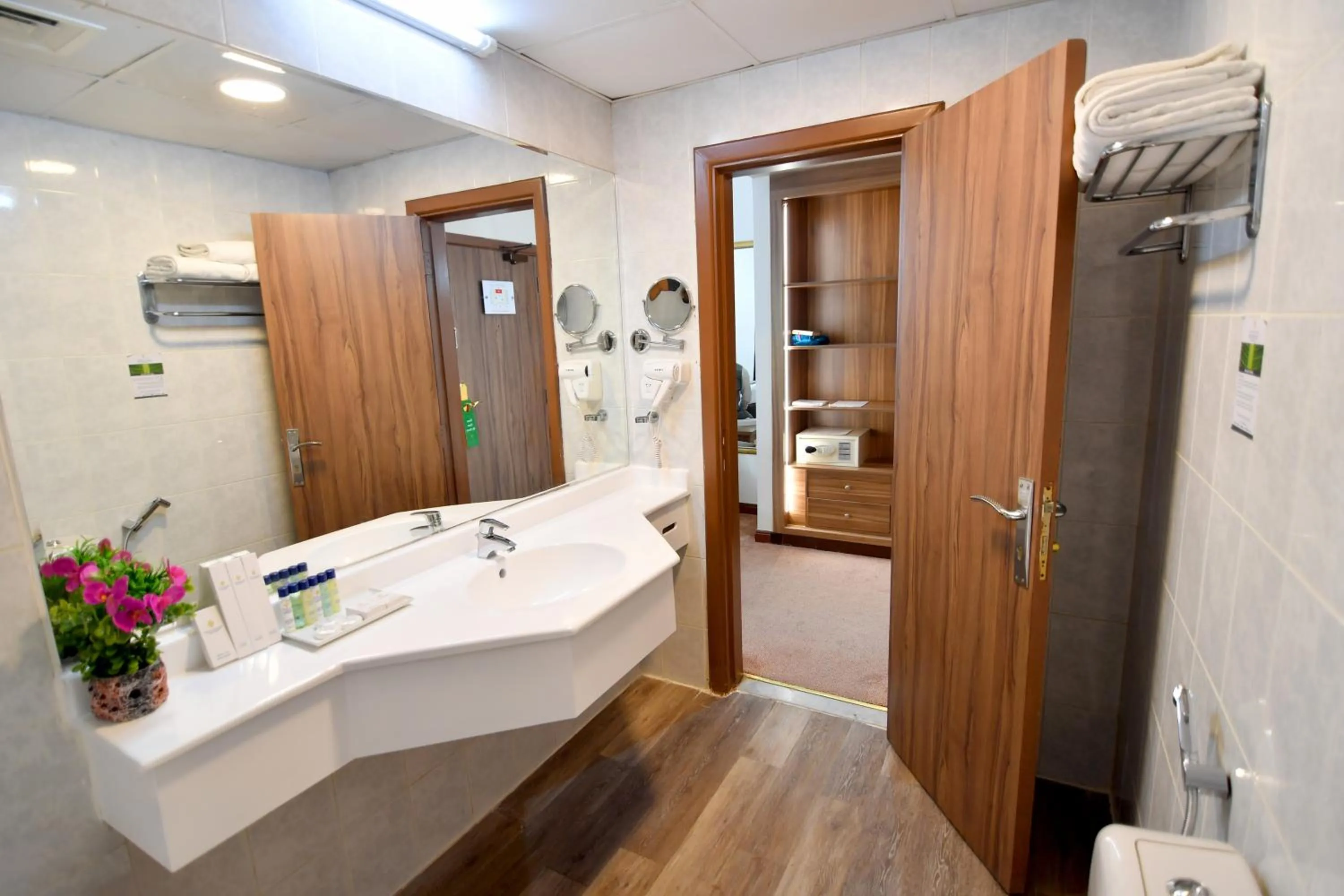 Bathroom in Nejoum Al Emarat