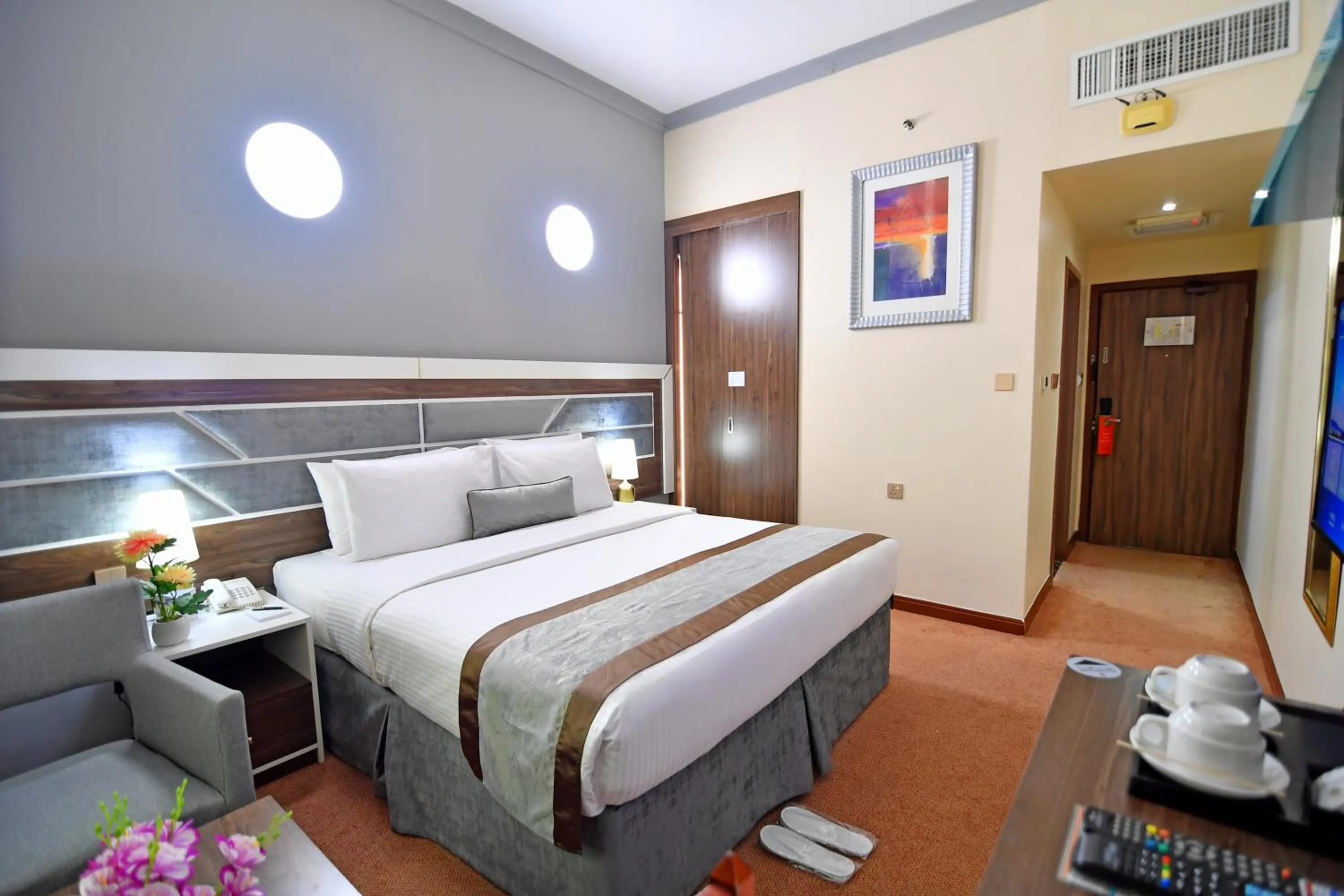 Bedroom, Bed in Nejoum Al Emarat