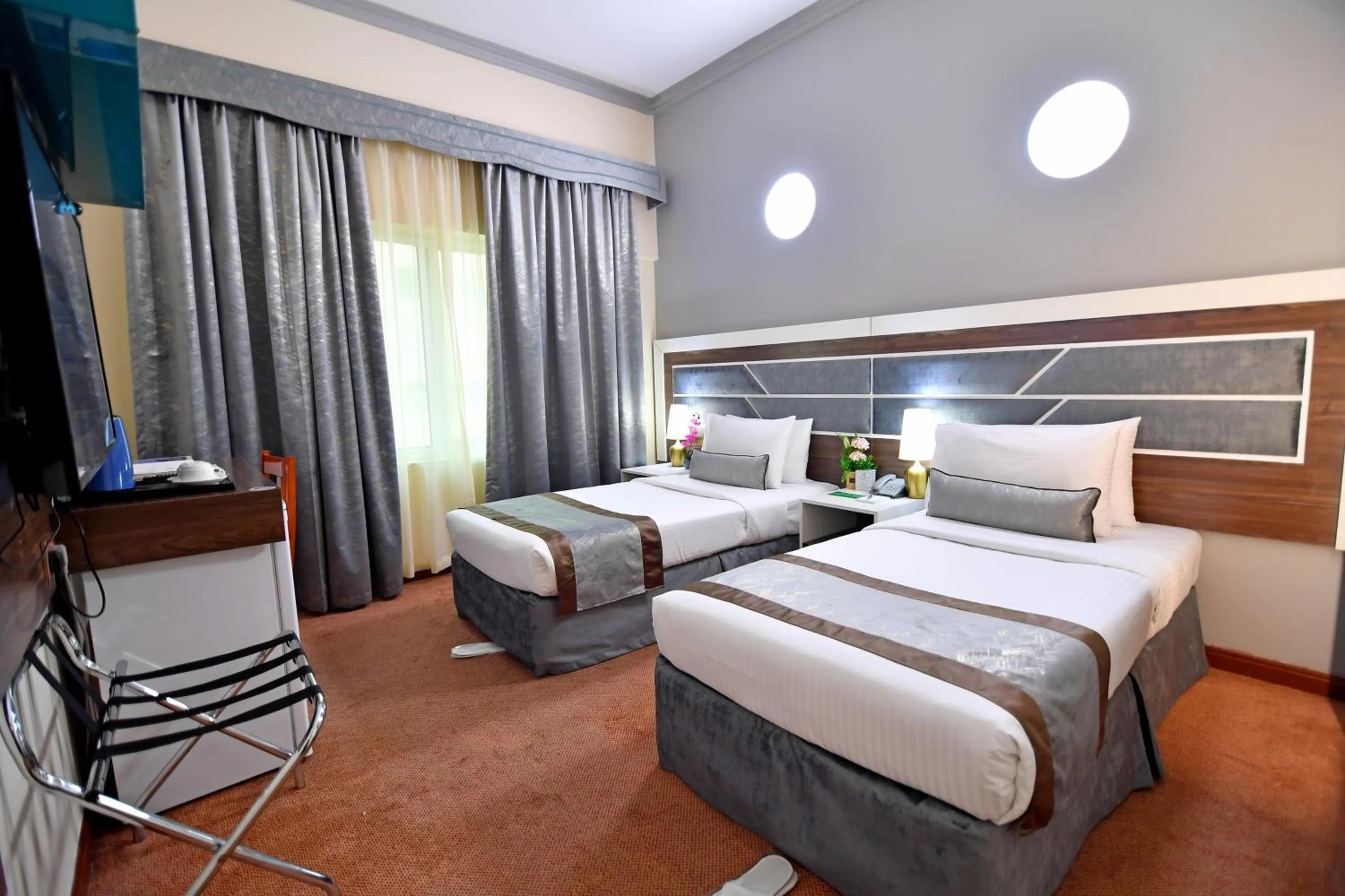 Bedroom, Bed in Nejoum Al Emarat