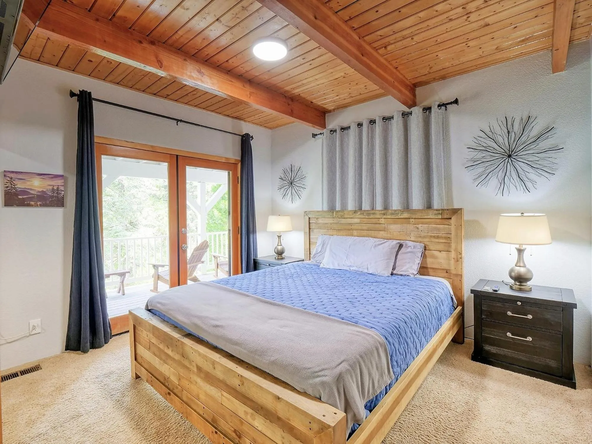 Patio, Bed in Kid's Paradise! Ball Pit 2 Lofts Lakeview 5 bd, 3ba