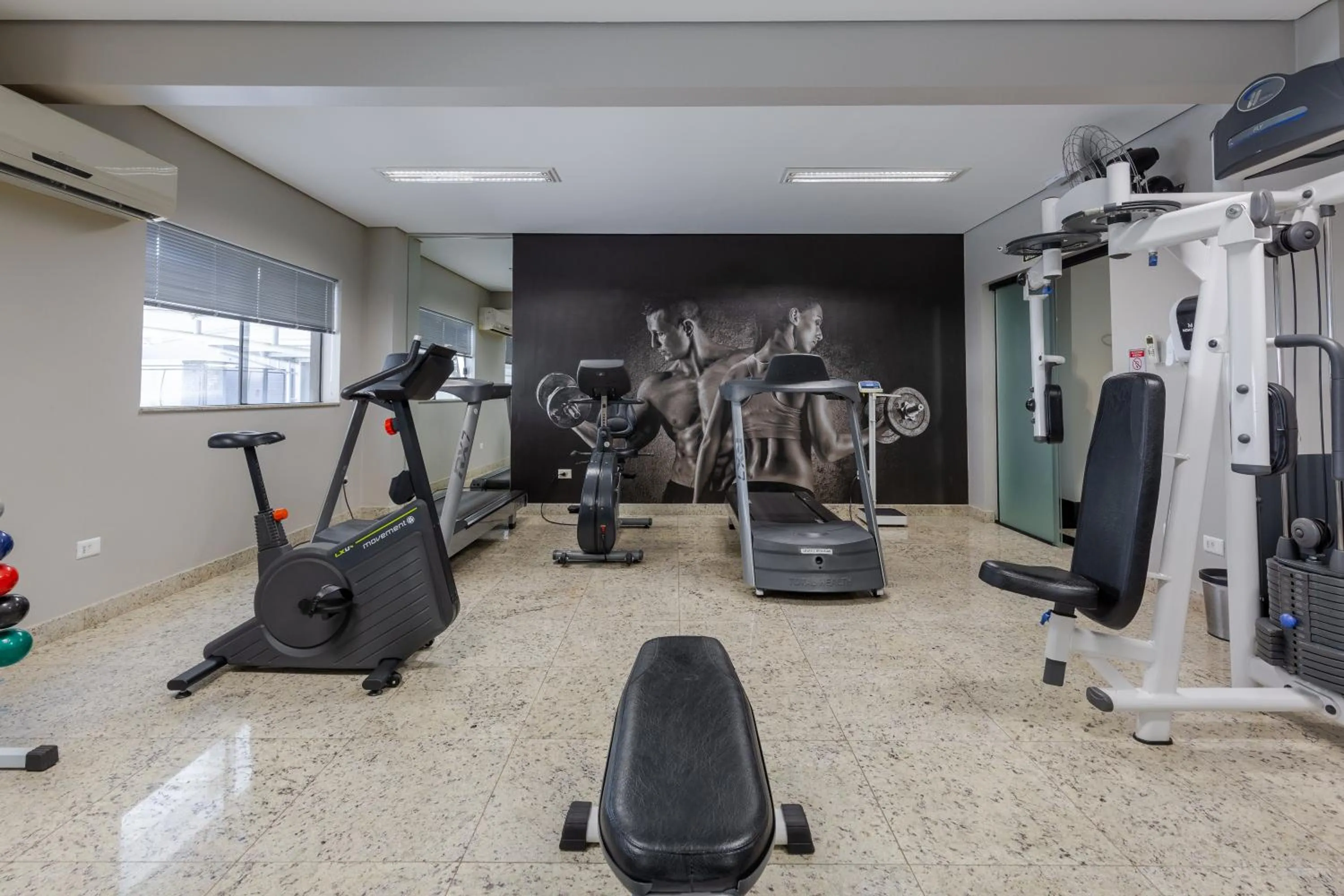 Fitness centre/facilities in Nohotel Premium Americana