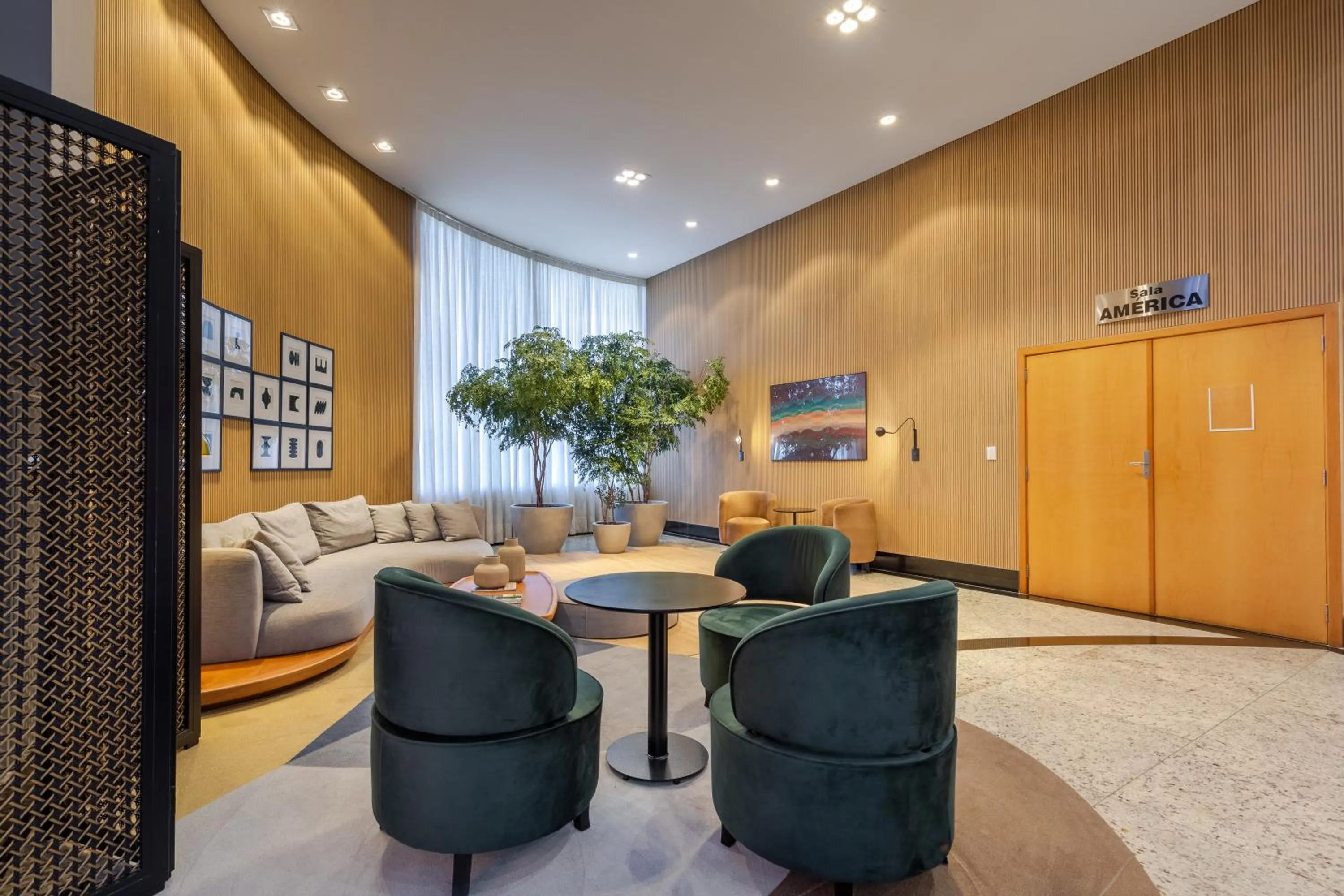 Property building in Nohotel Premium Americana