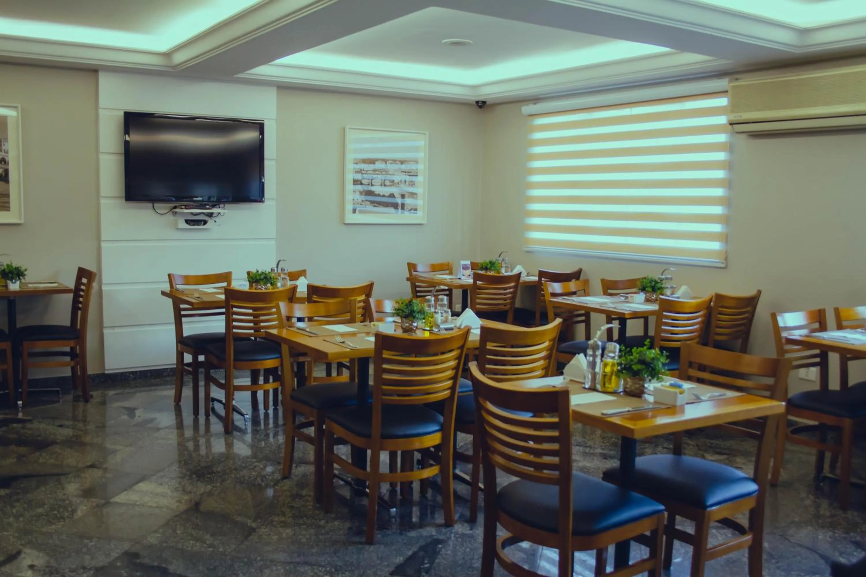 Restaurant/places to eat in Nohotel Nova Odessa