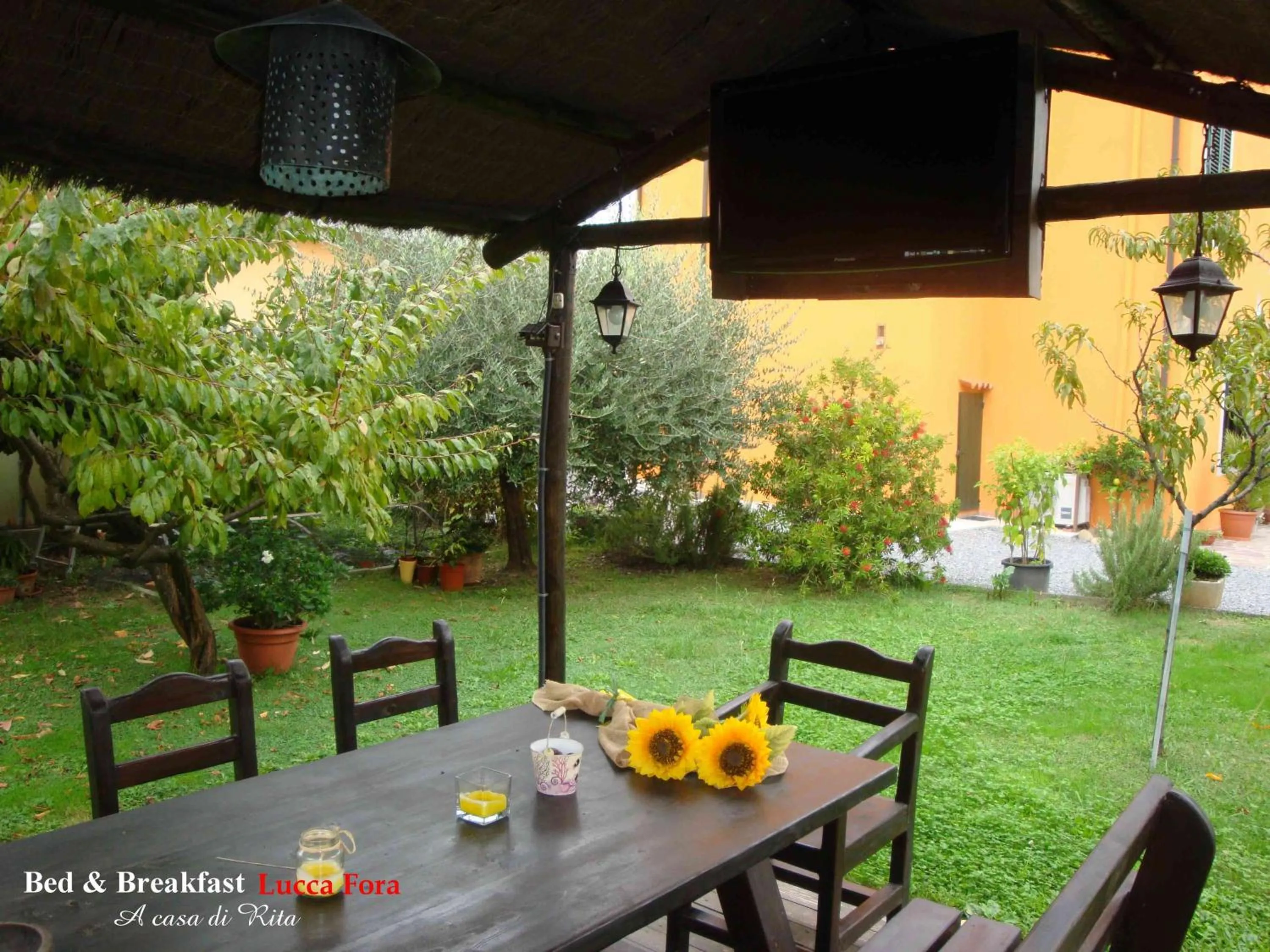 Garden in Bed & Breakfast Lucca Fora