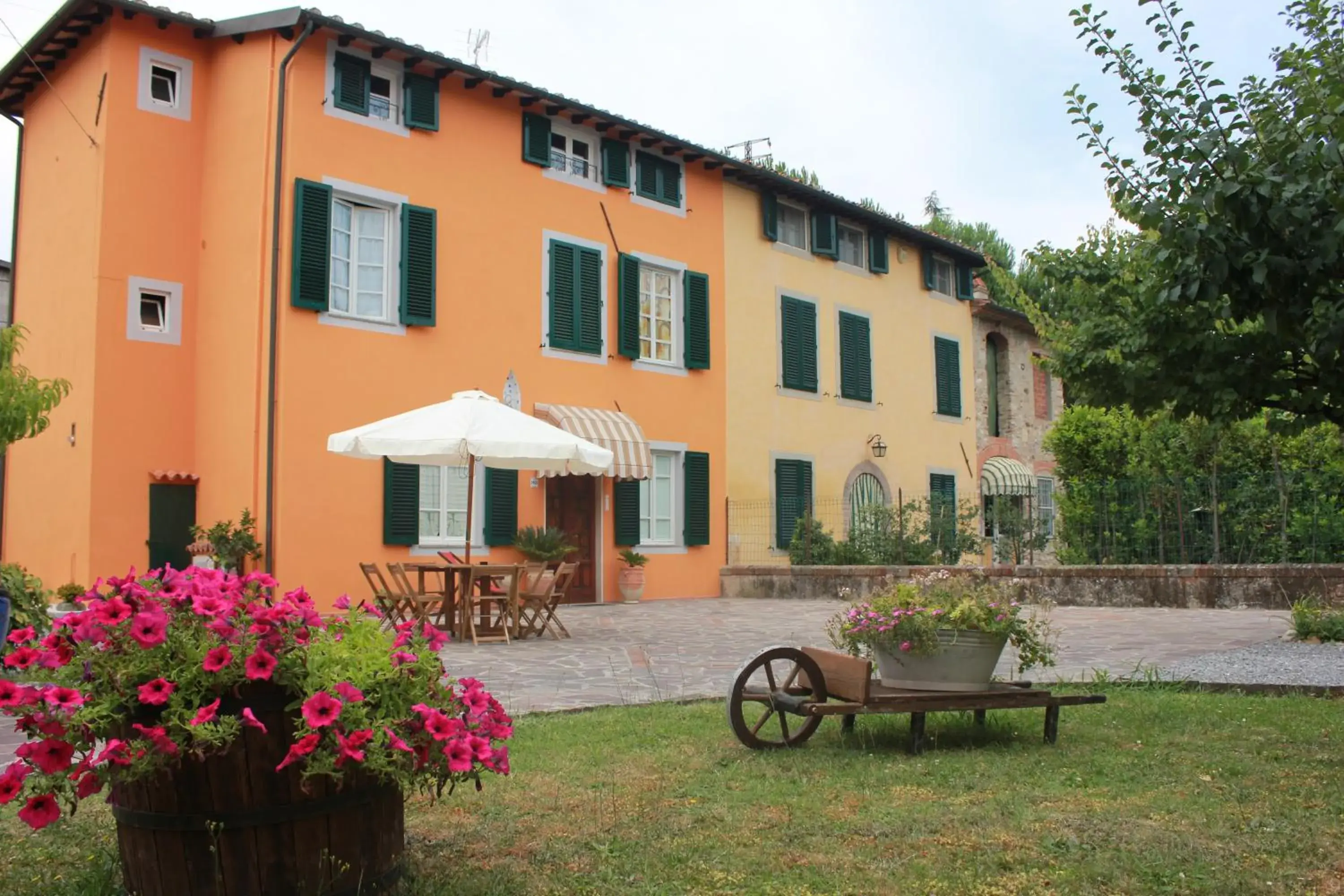 Twin Room - single occupancy in Bed & Breakfast Lucca Fora Twin Room - single occupancy in Bed & Breakfast Lucca Fora