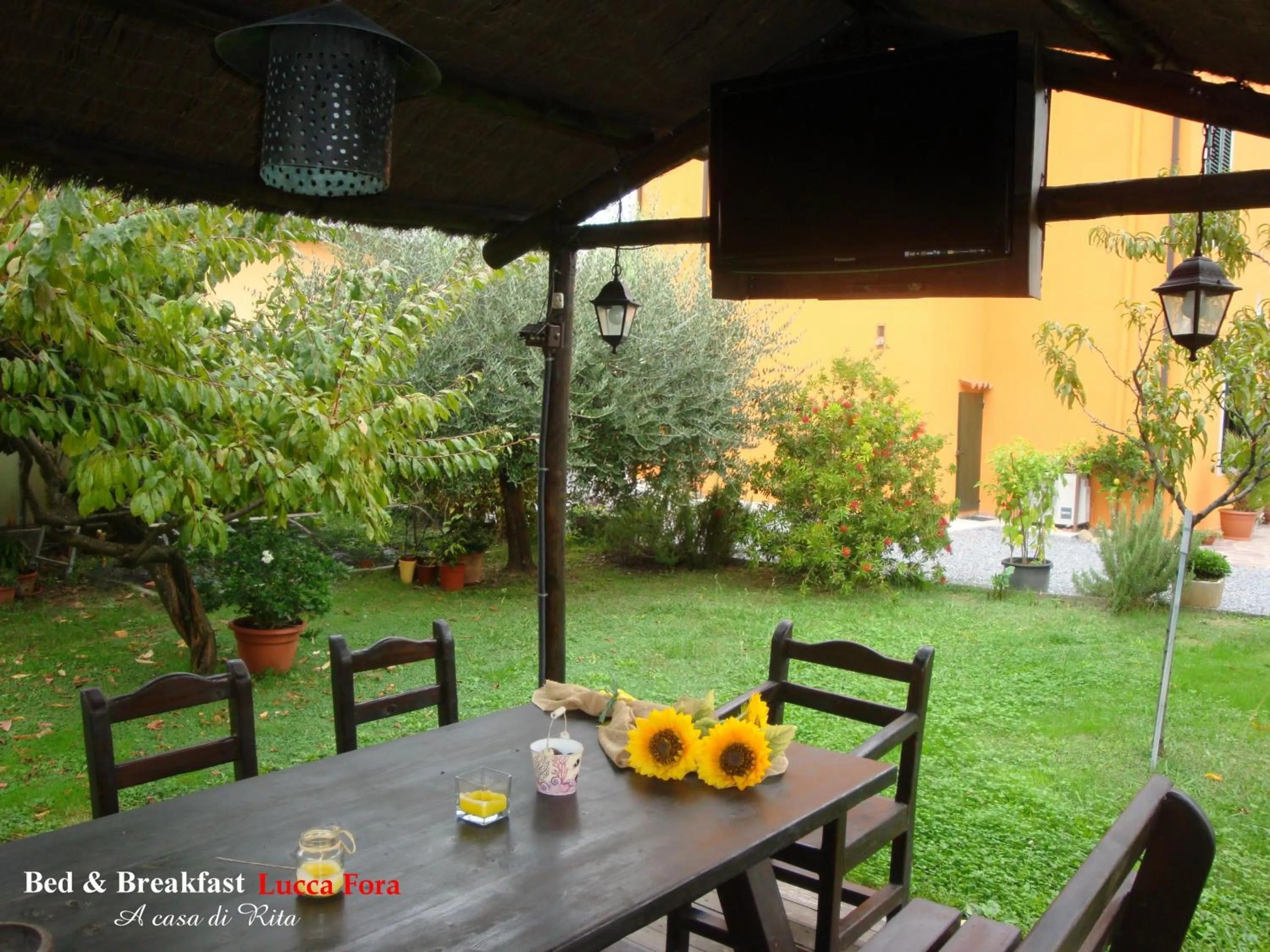 Garden in Bed & Breakfast Lucca Fora