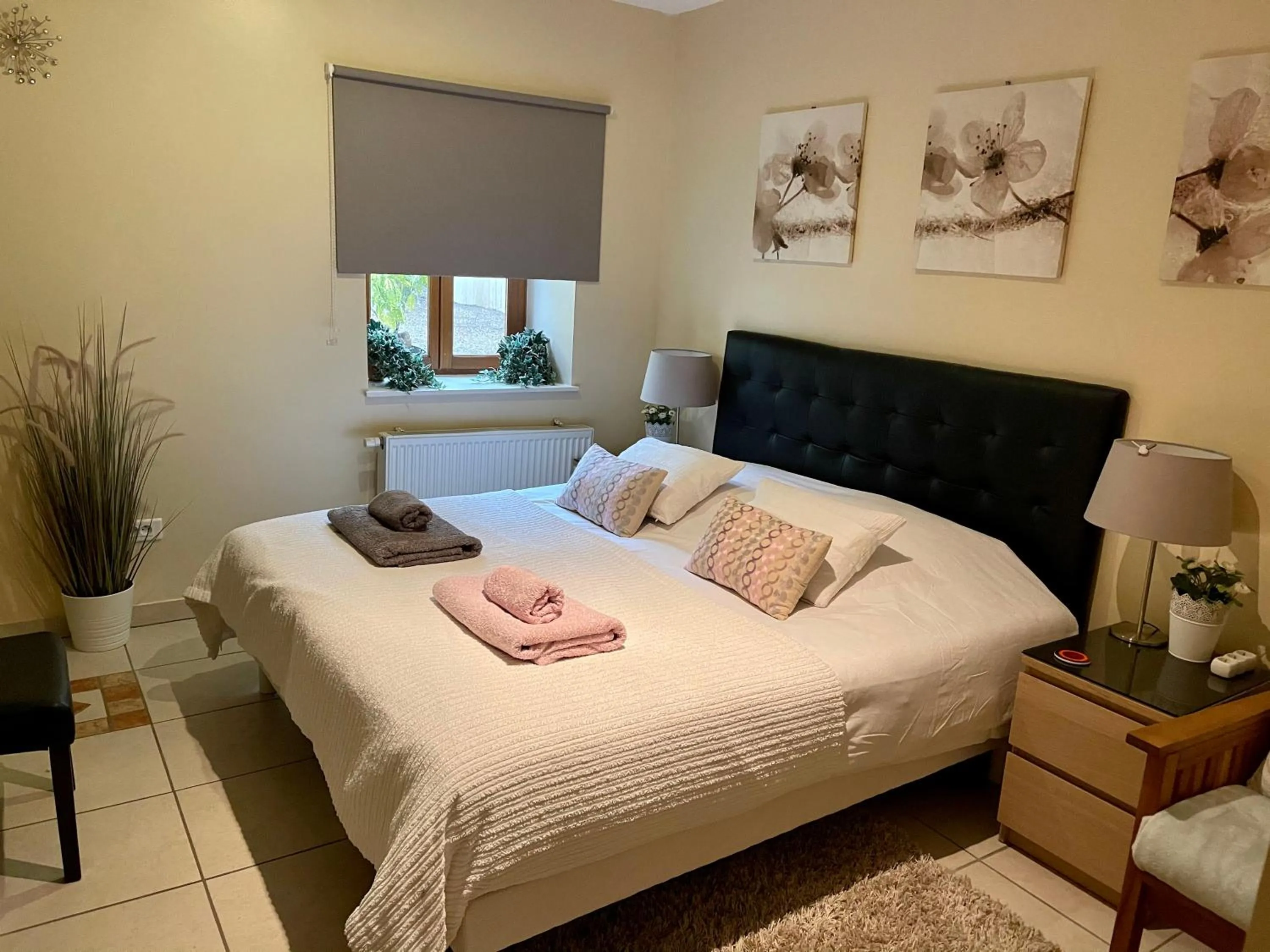 Ground Floor Apartment with Terrace in Gites du Caylar - Chambres et Appartments