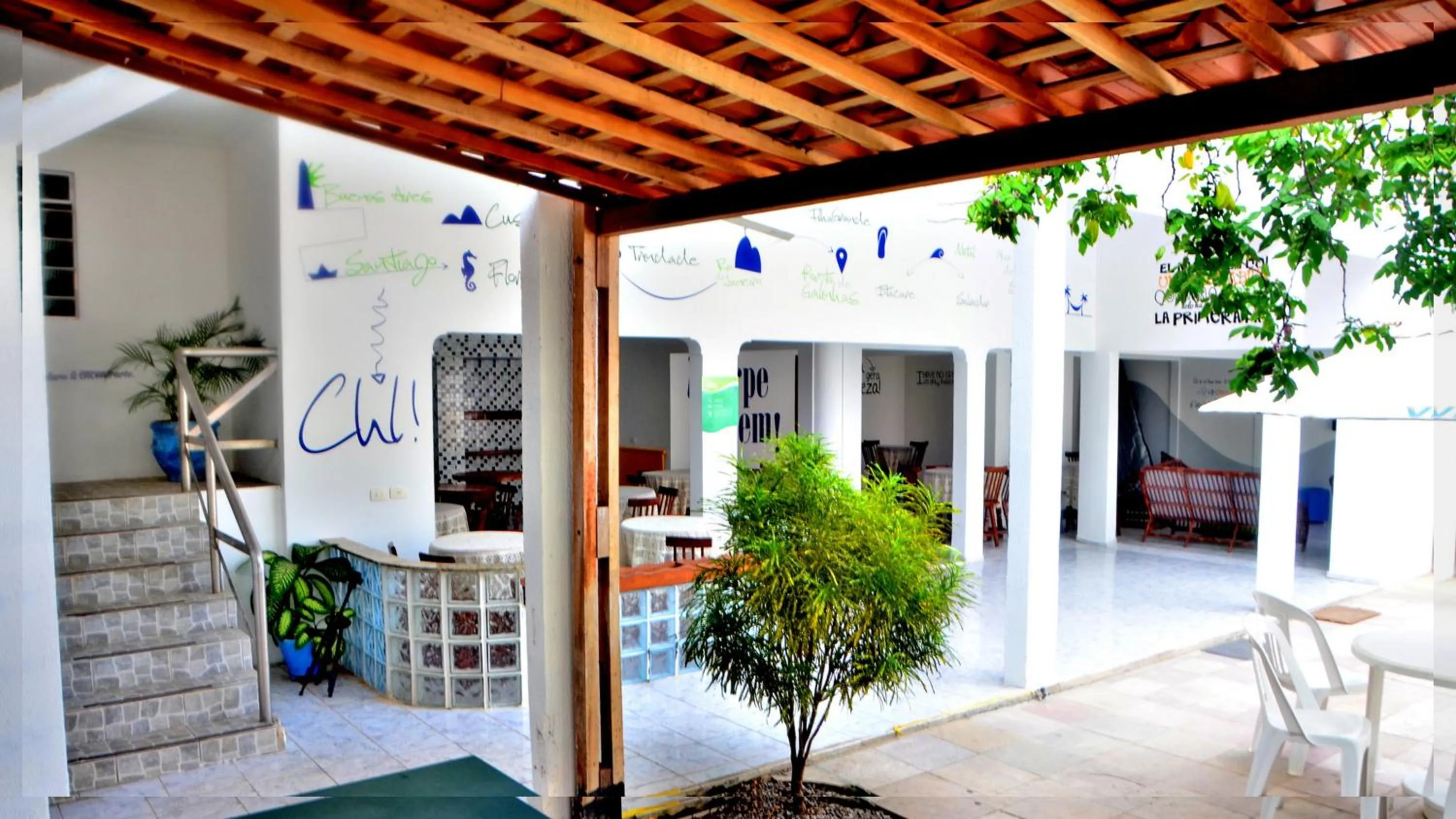 Facade/entrance in Che Lagarto Hostel Porto de Galinhas
