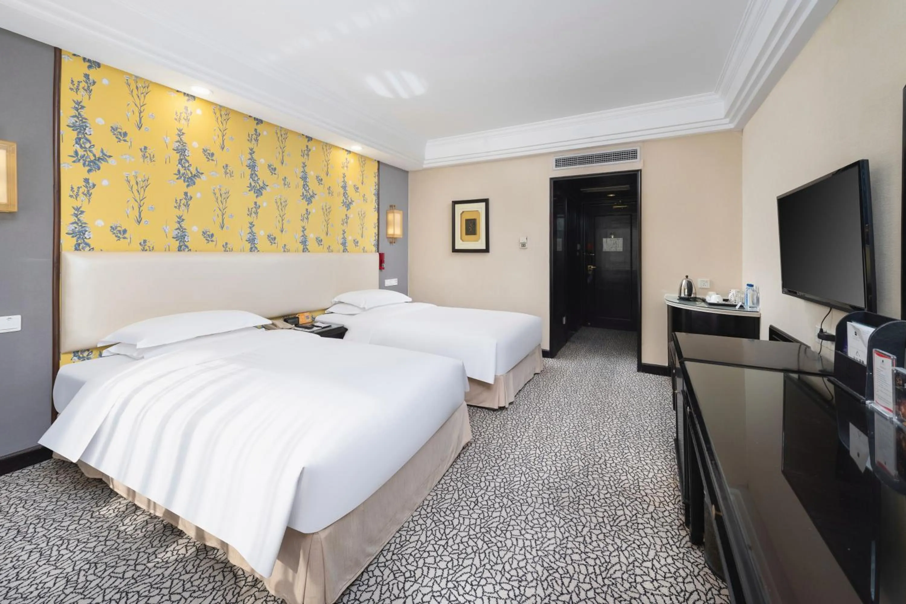 Bed in Grand Metropark Hotel Hangzhou