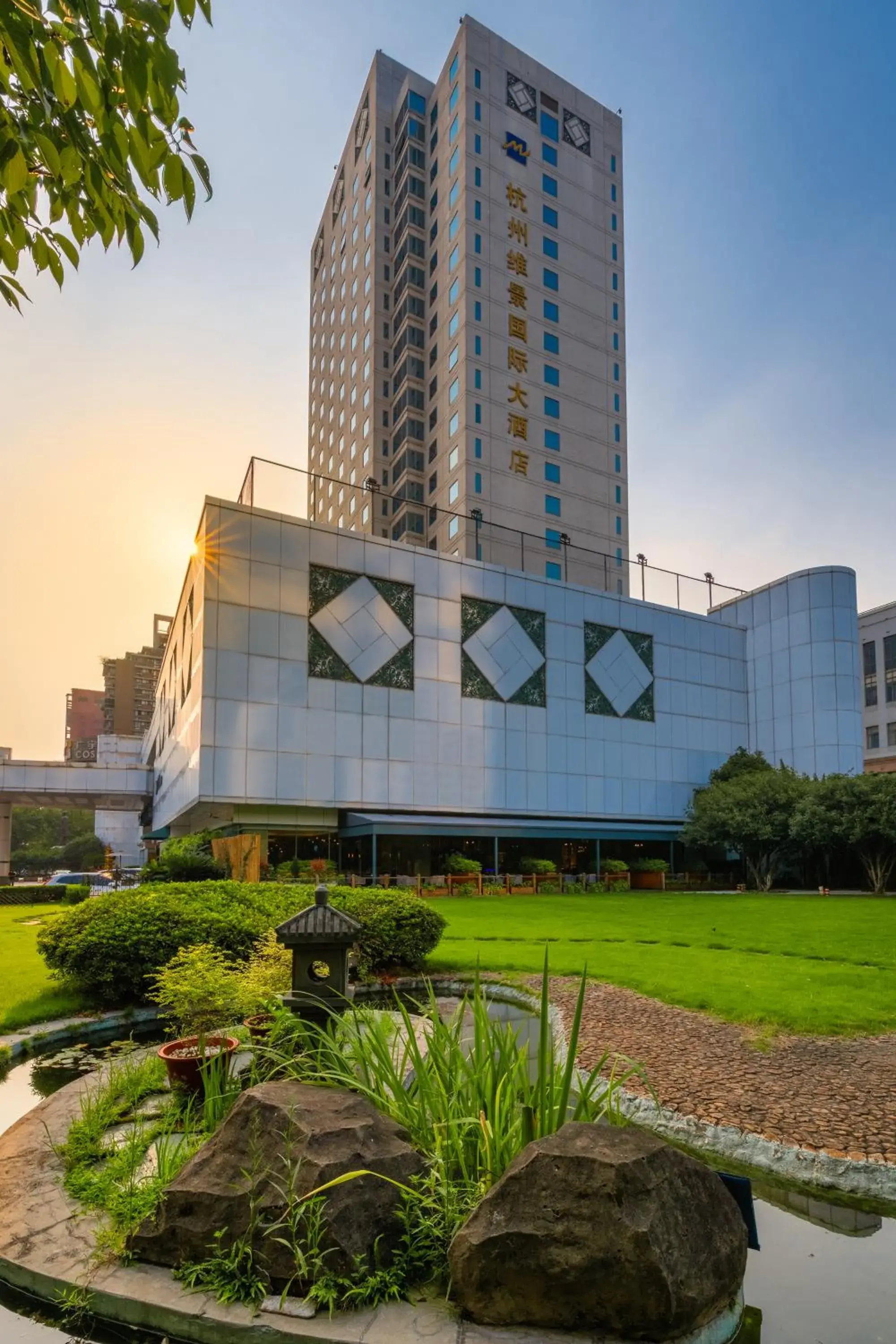 Property building in Grand Metropark Hotel Hangzhou - 6 minutes walk to the West Lake Property building in Grand Metropark Hotel Hangzhou - 6 minutes walk to the West Lake