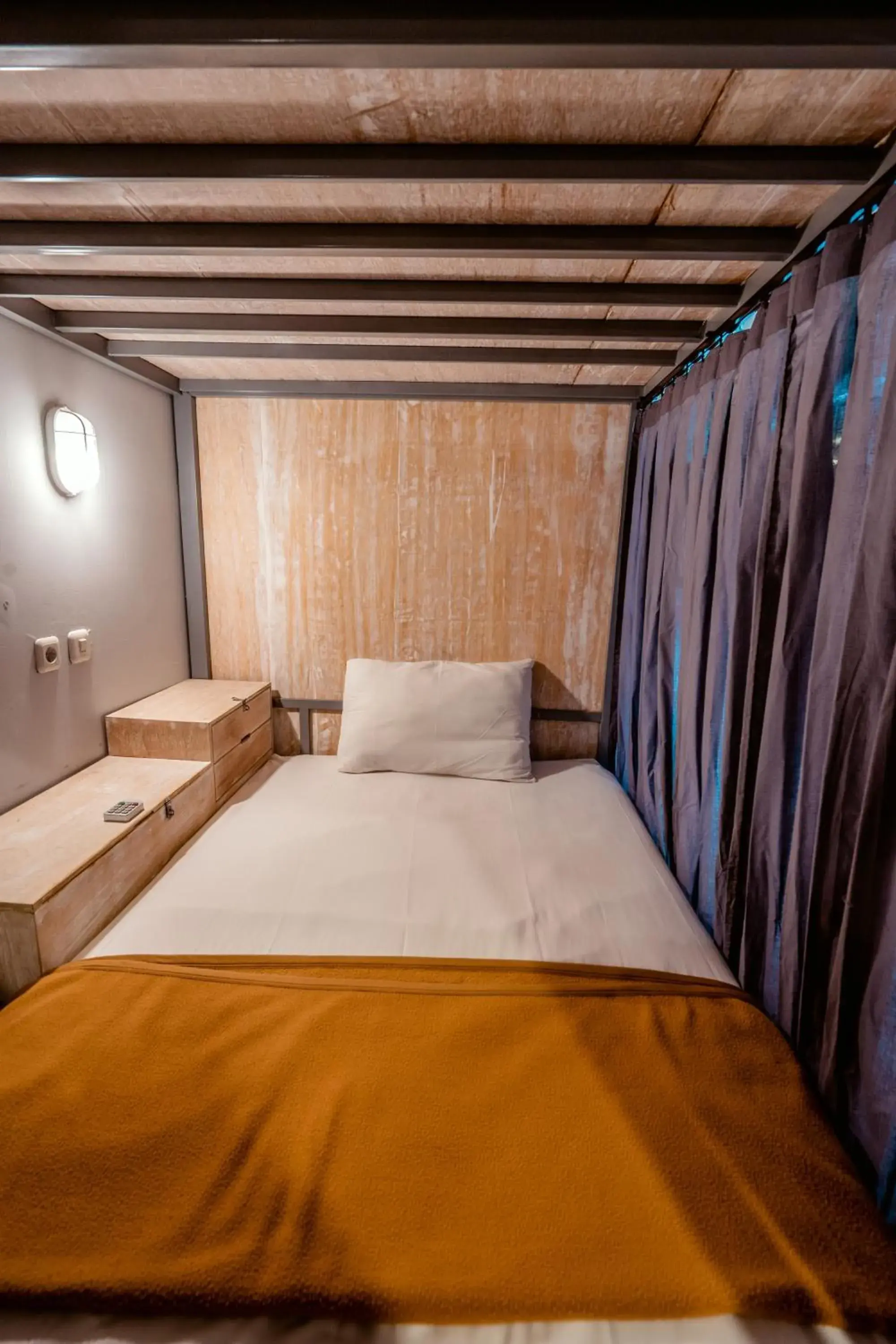 Bed in 8-Bed Mixed Dormitory Room in Lushy Hostel Canggu Bed in 8-Bed Mixed Dormitory Room in Lushy Hostel Canggu