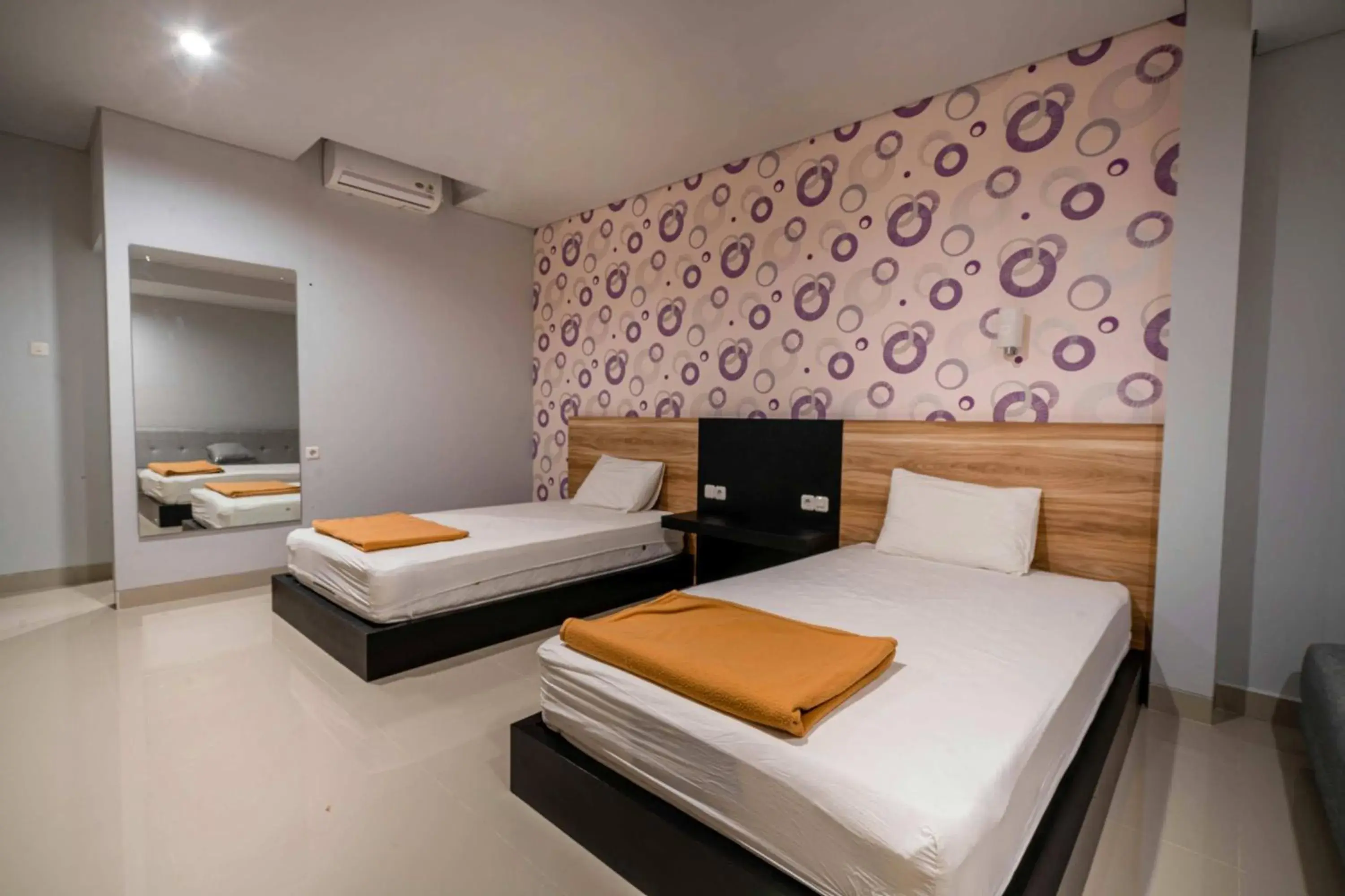 Large Twin Room in Lushy Hostel Canggu Large Twin Room in Lushy Hostel Canggu