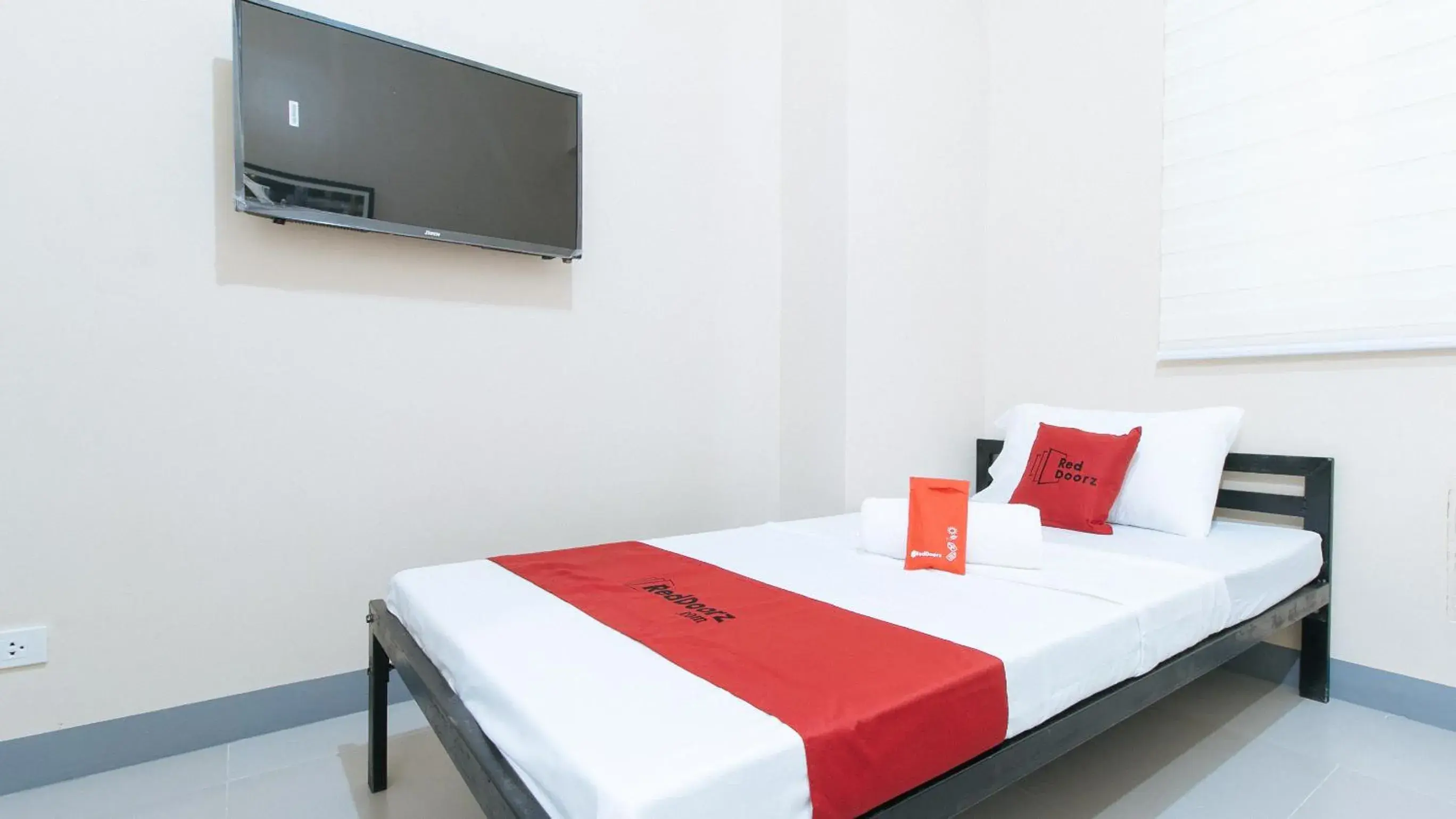 Bed in RedDoorz Plus @ Torre De Manuel Residences 1 Bed in RedDoorz Plus @ Torre De Manuel Residences 1