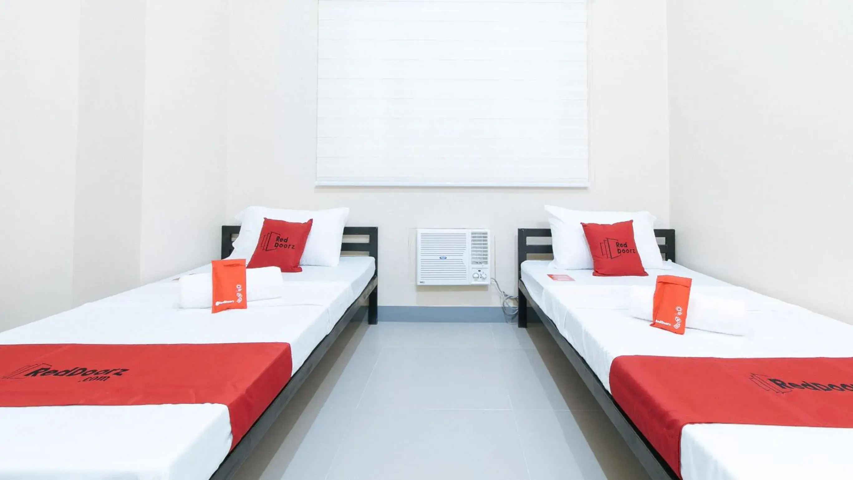 Bed in RedDoorz Plus @ Torre De Manuel Residences 1 Bed in RedDoorz Plus @ Torre De Manuel Residences 1