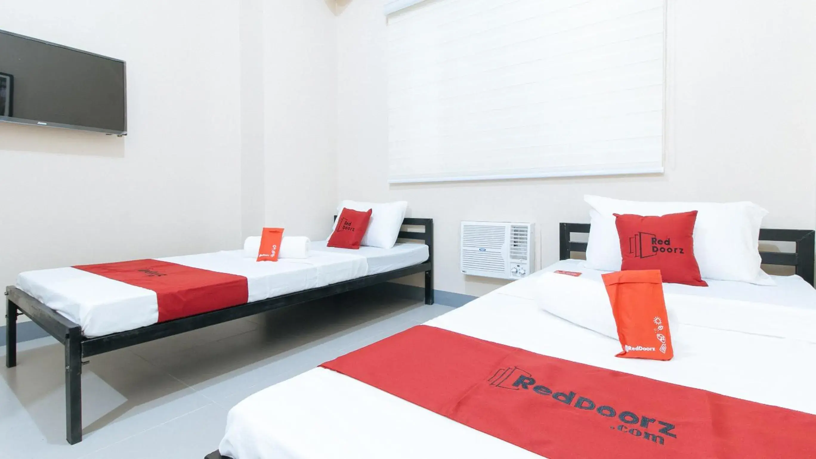Bed in RedDoorz Plus @ Torre De Manuel Residences 1 Bed in RedDoorz Plus @ Torre De Manuel Residences 1