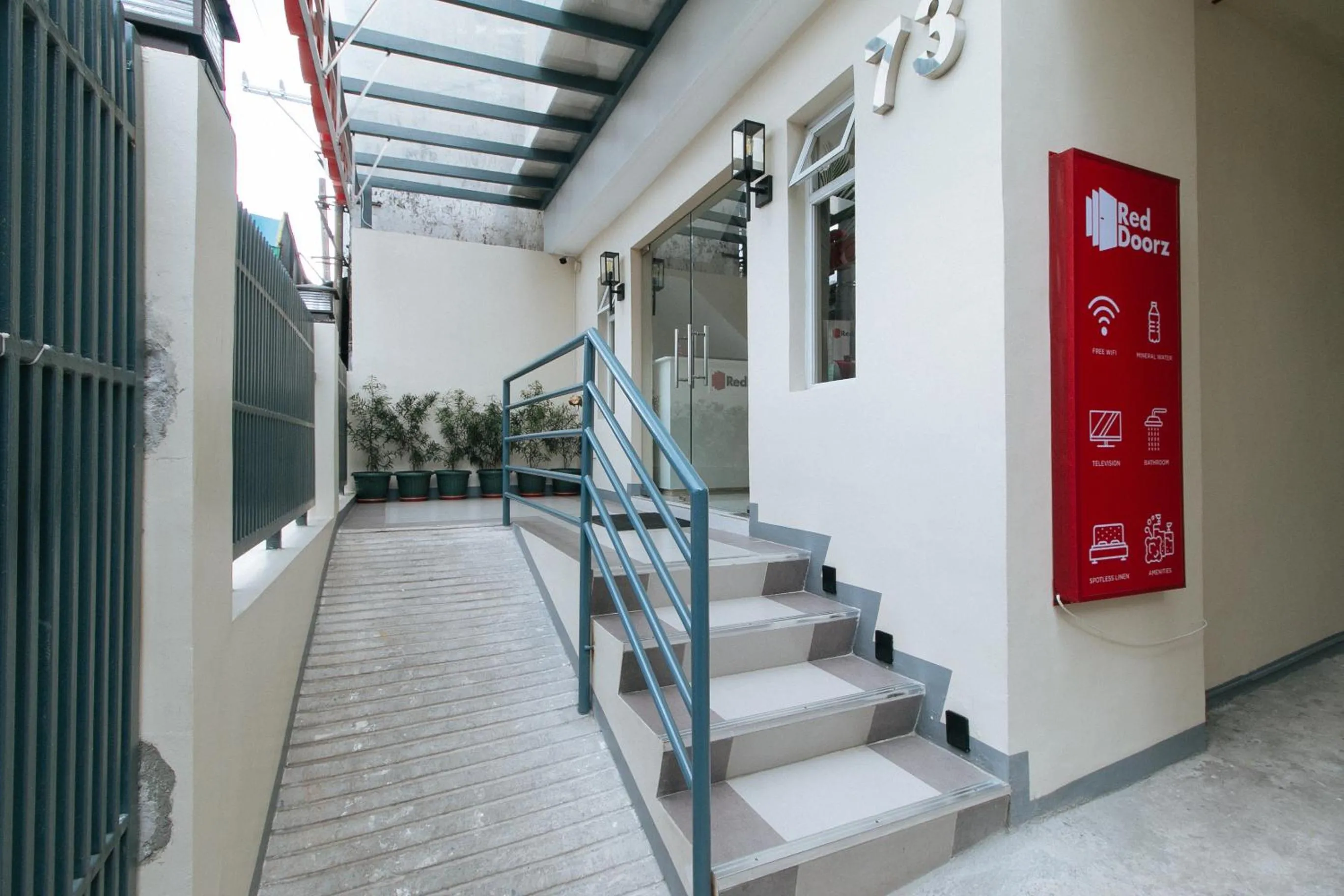 Facade/entrance in RedDoorz Plus @ Torre De Manuel Residences 1