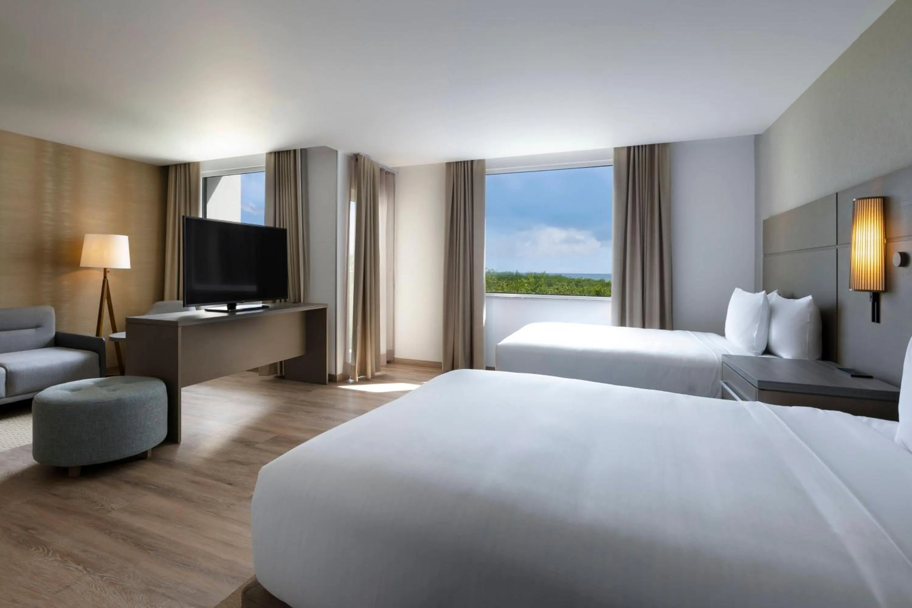 Photo of the whole room, Bed in Residence Inn by Marriott Cancun Hotel Zone