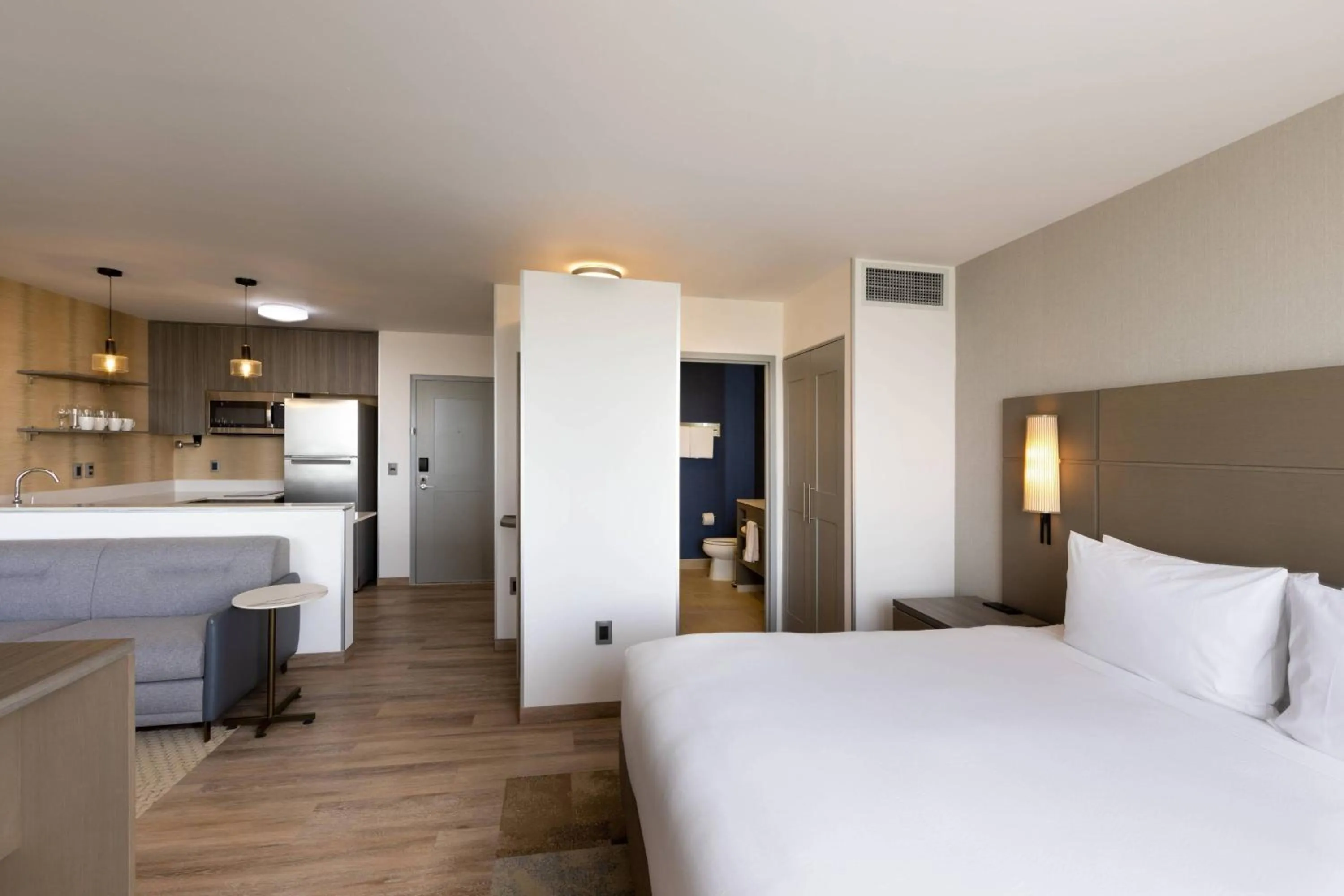 Photo of the whole room, Bed in Residence Inn by Marriott Cancun Hotel Zone