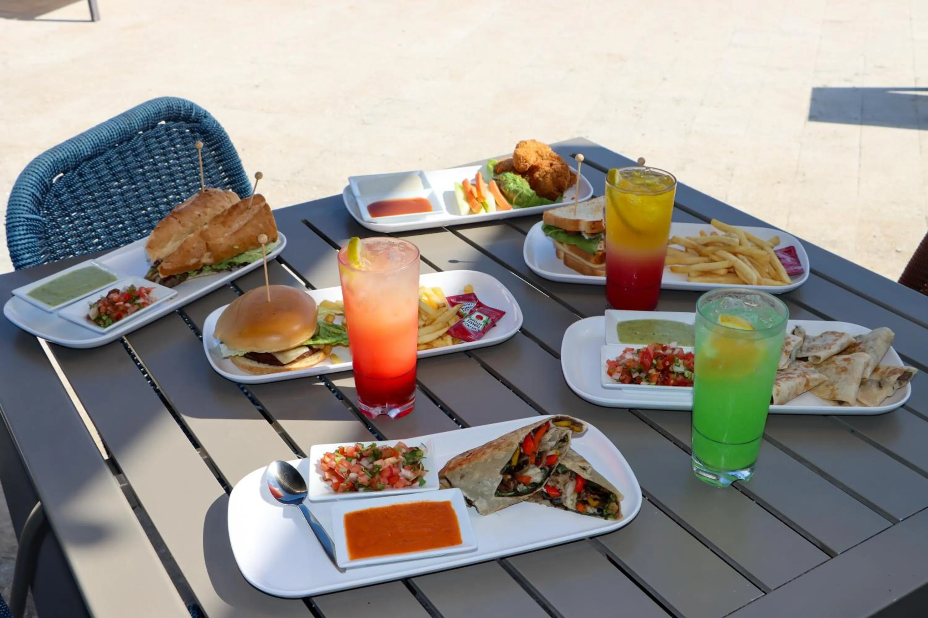 Restaurant/places to eat in Residence Inn by Marriott Cancun Hotel Zone