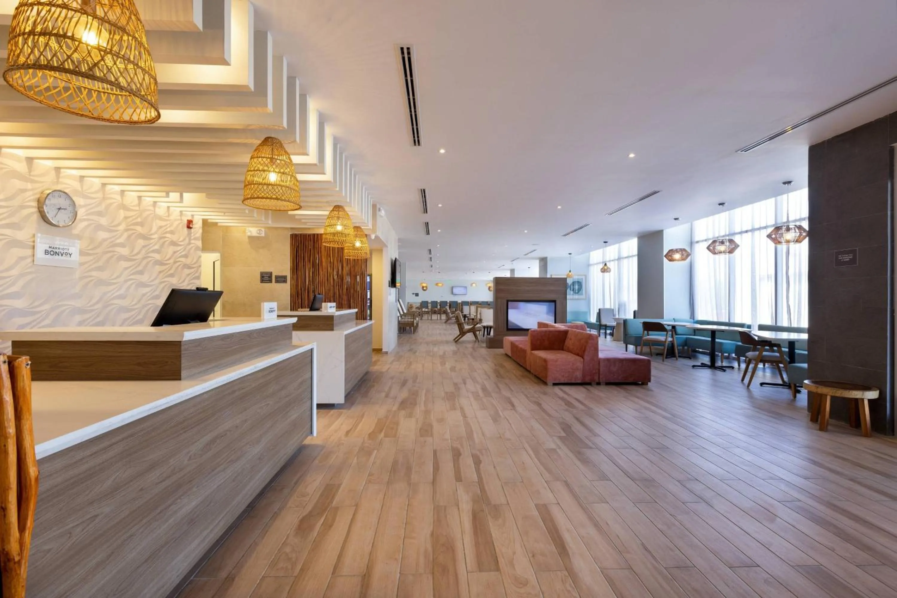 Lobby or reception in Residence Inn by Marriott Cancun Hotel Zone