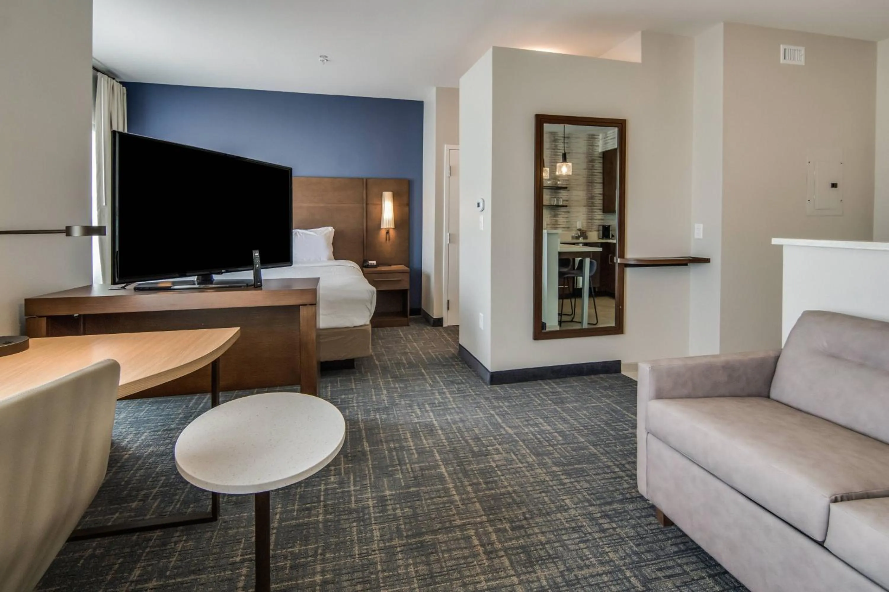 Photo of the whole room, Bed in Residence Inn by Marriott Dallas DFW Airport West/Bedford