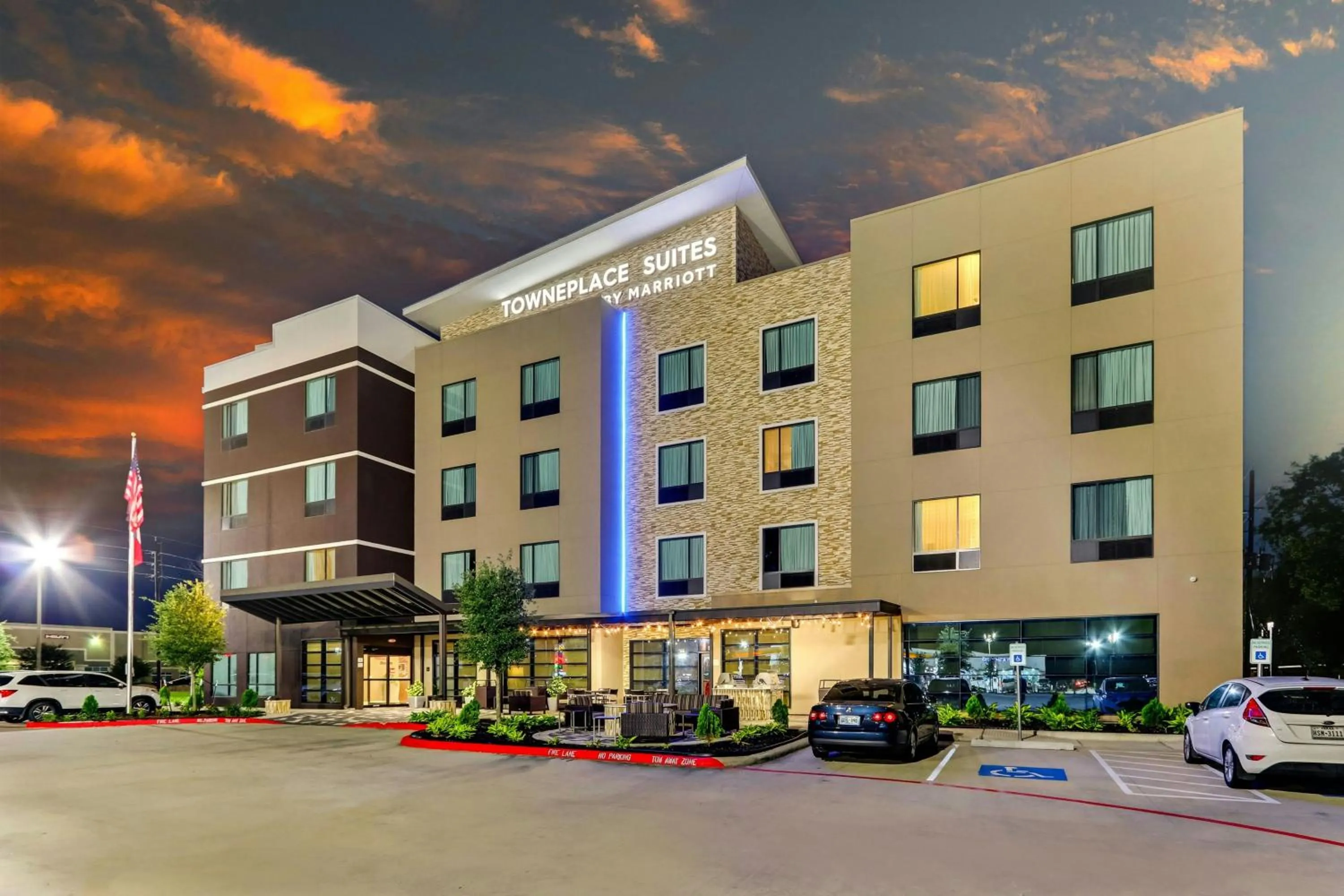 Property building in TownePlace Suites by Marriott Houston Northwest Beltway 8