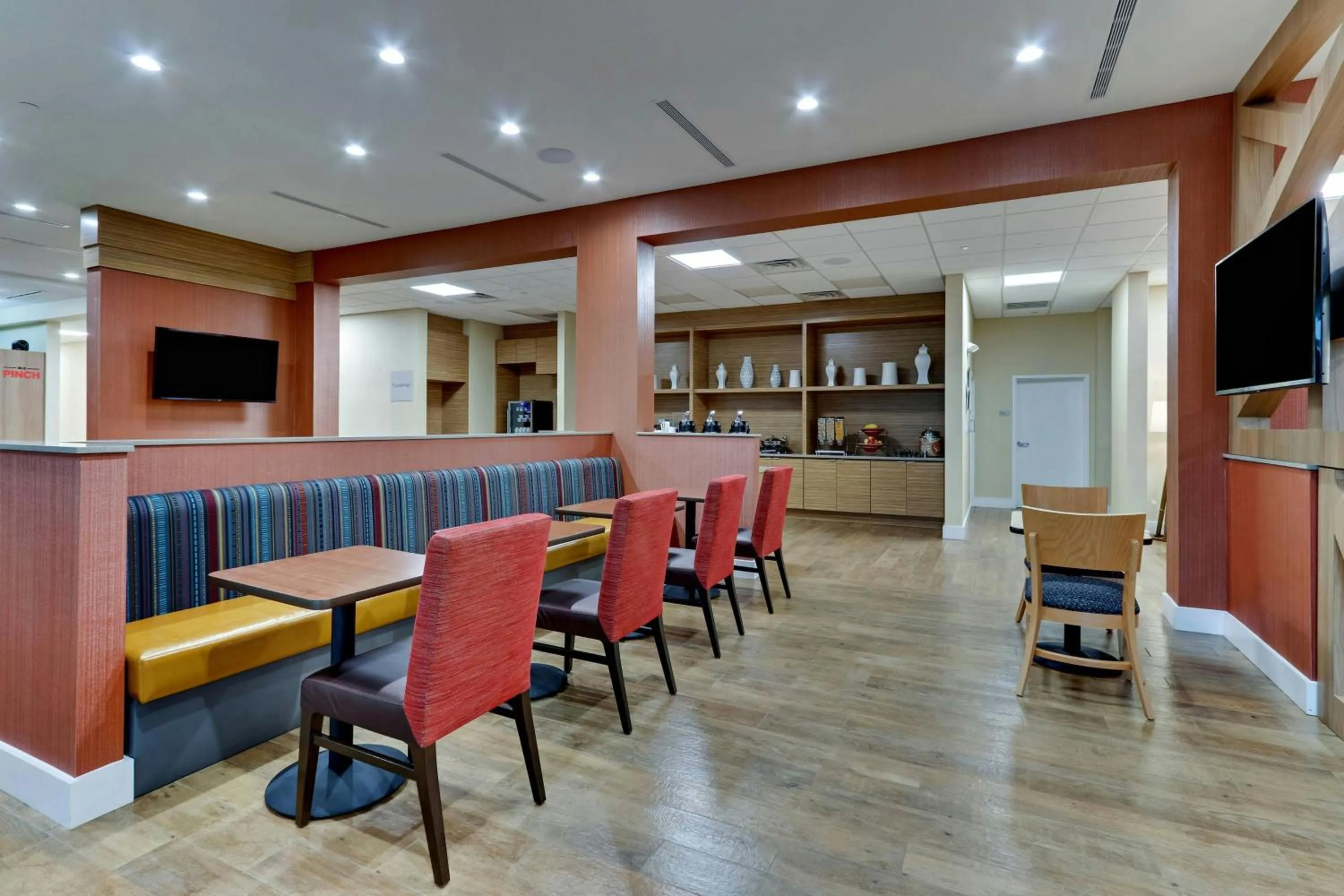 Restaurant/places to eat in TownePlace Suites by Marriott Houston Northwest Beltway 8