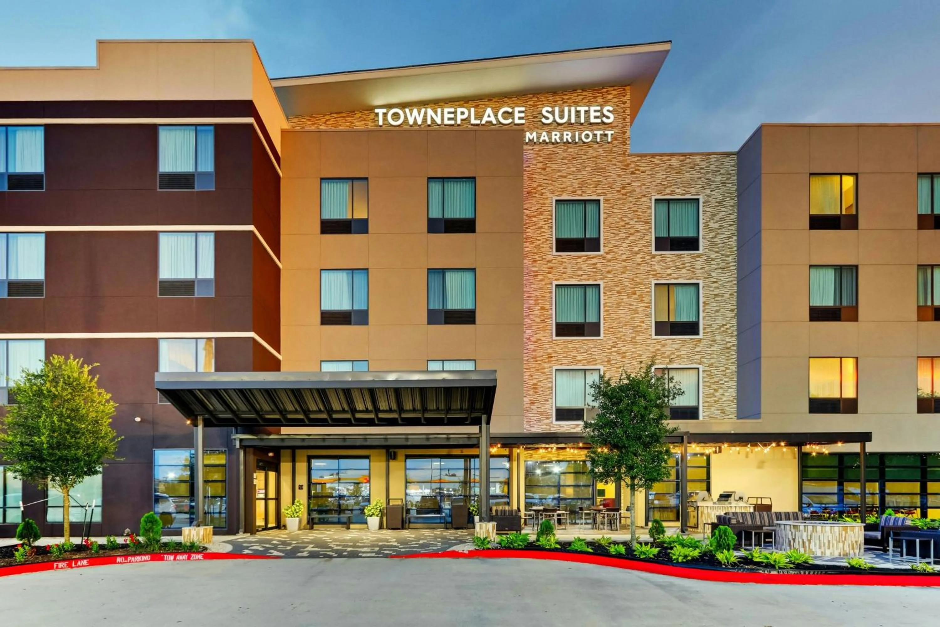 Property building in TownePlace Suites by Marriott Houston Northwest Beltway 8