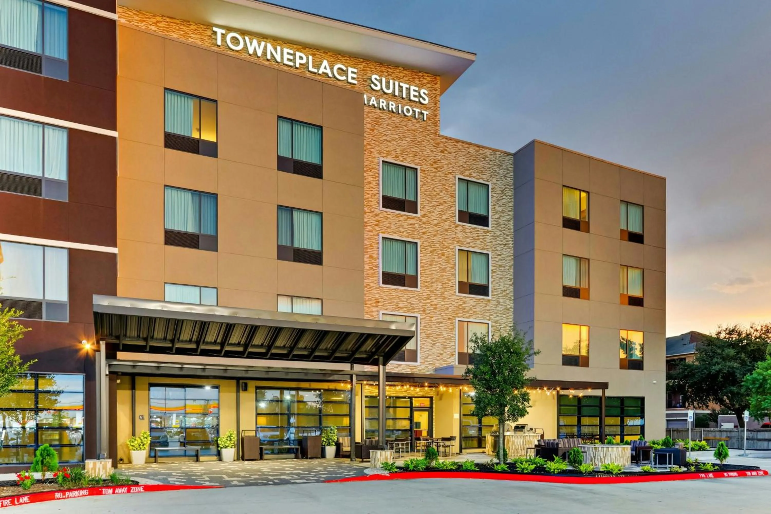 Property building in TownePlace Suites by Marriott Houston Northwest Beltway 8