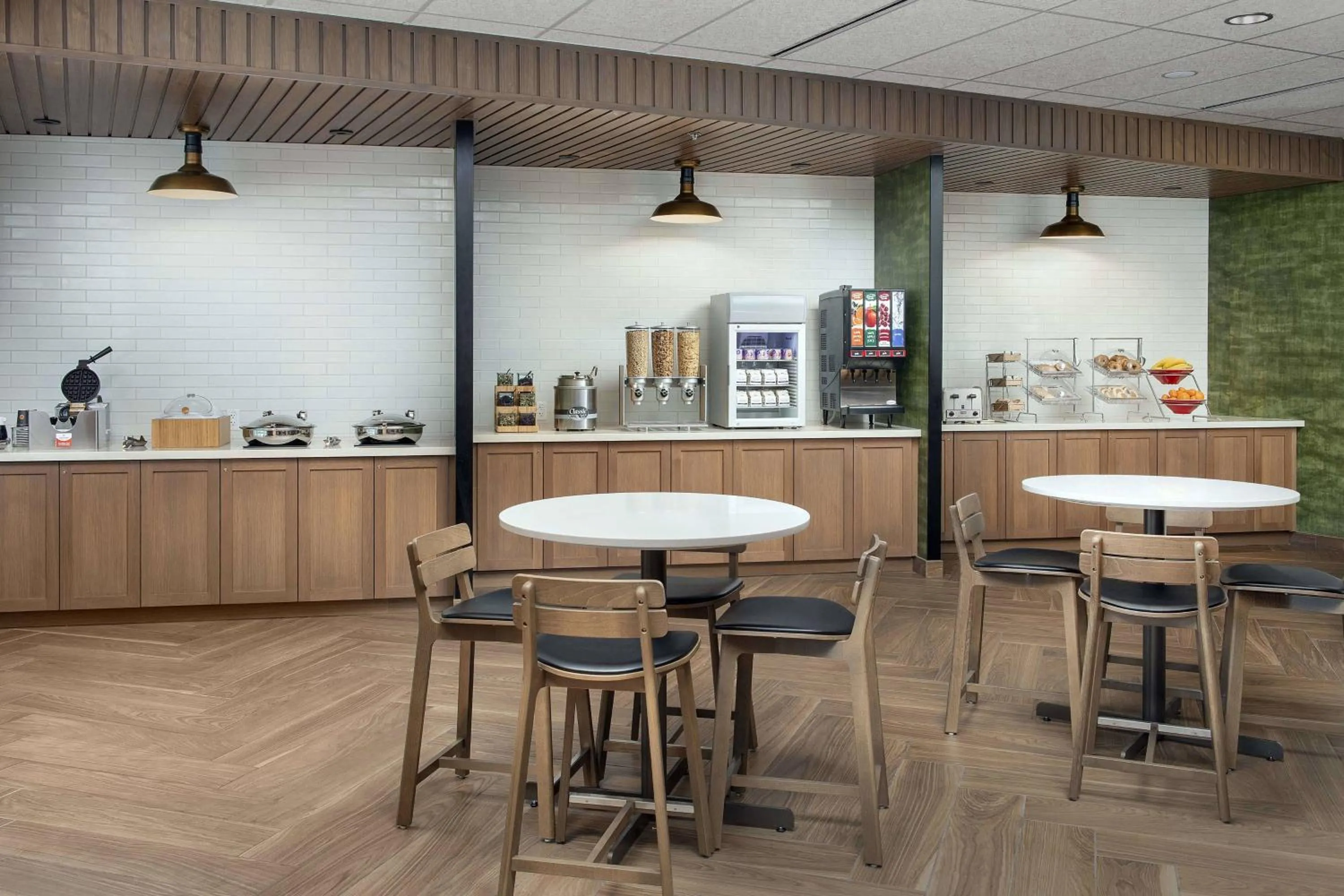 Breakfast in Fairfield Inn & Suites by Marriott Santa Rosa Rohnert Park