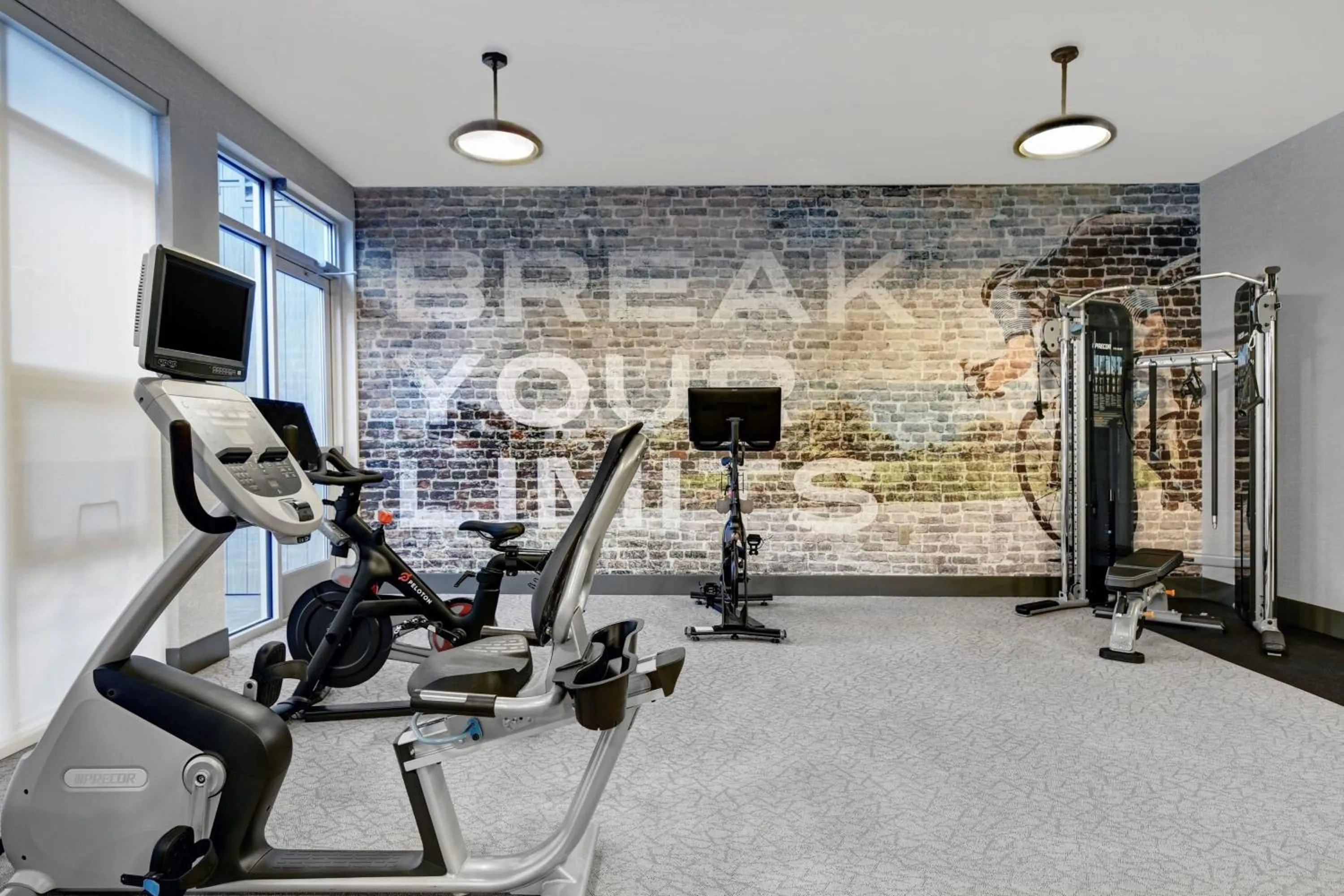 Fitness centre/facilities in Courtyard by Marriott Hamilton