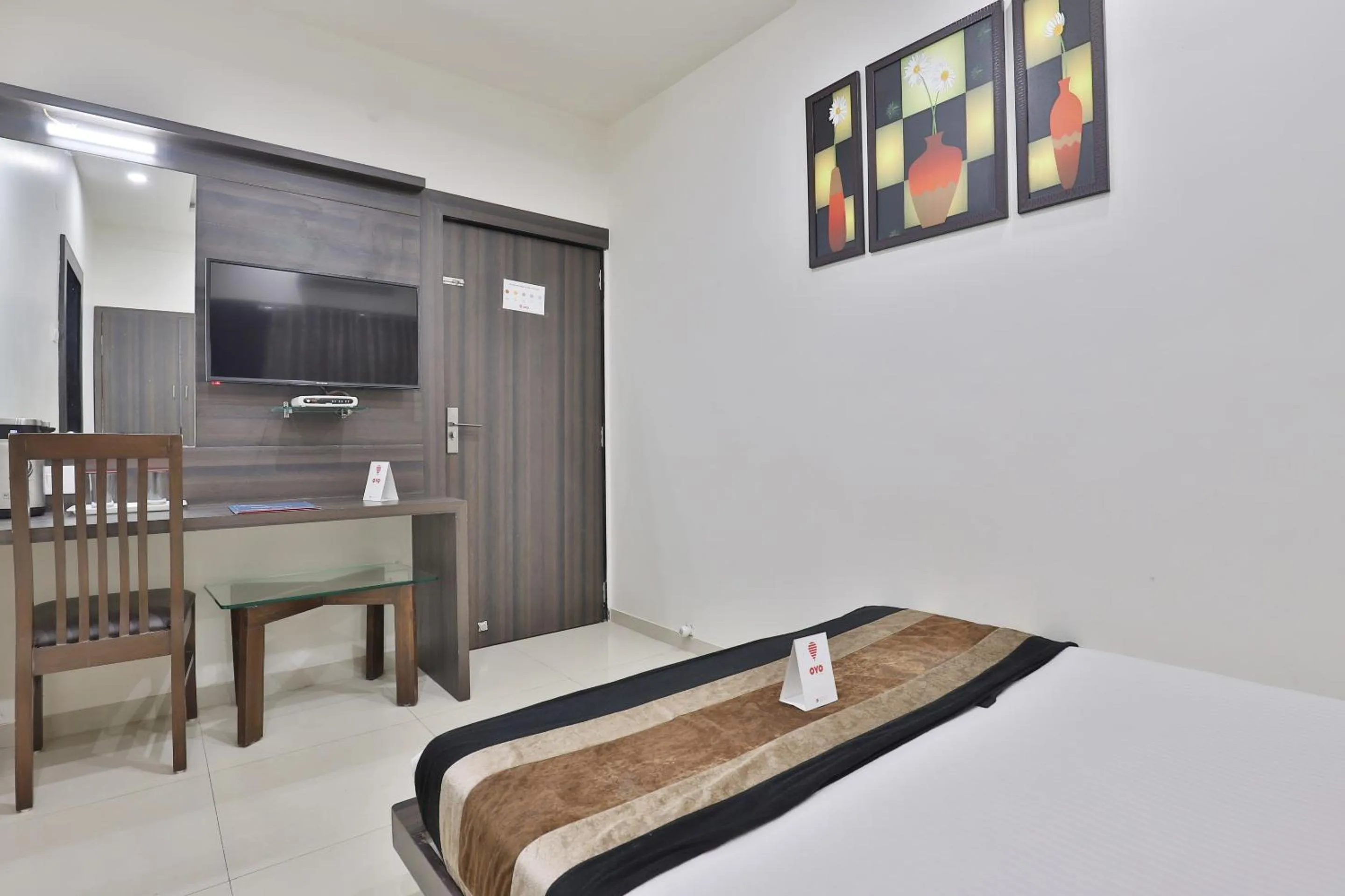 Bedroom in Hotel City Inn