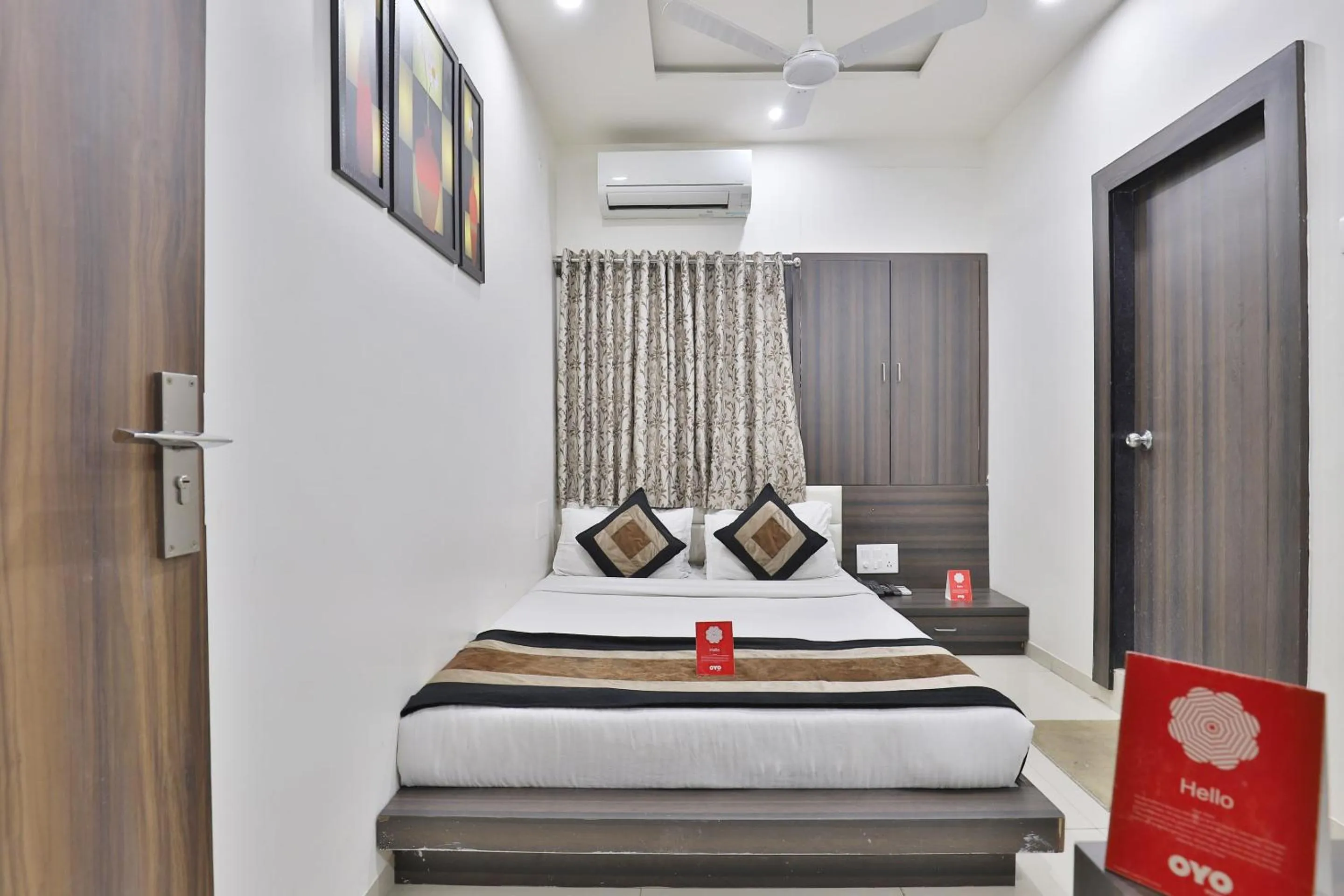 Bedroom in Hotel City Inn