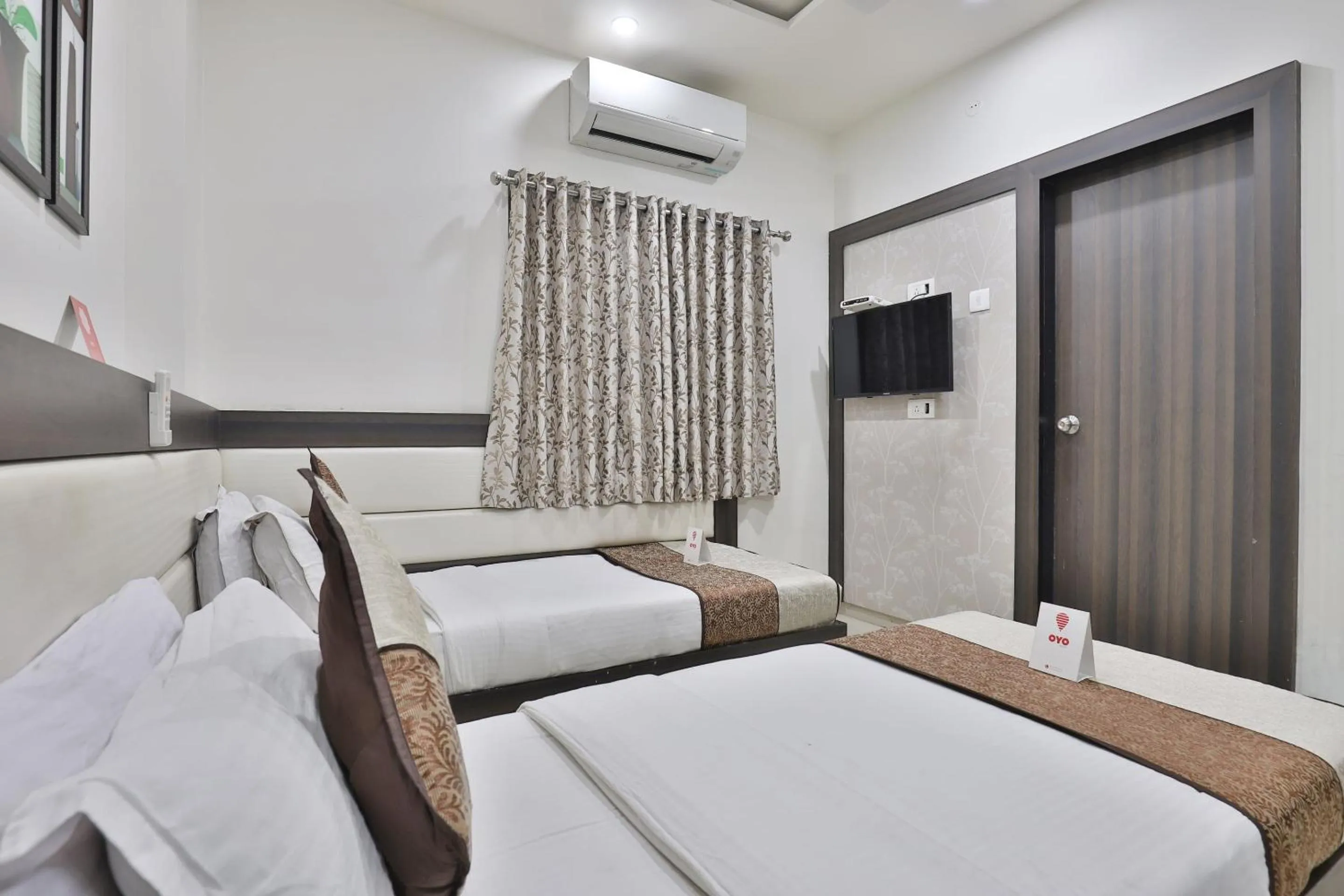 Bedroom in Hotel City Inn