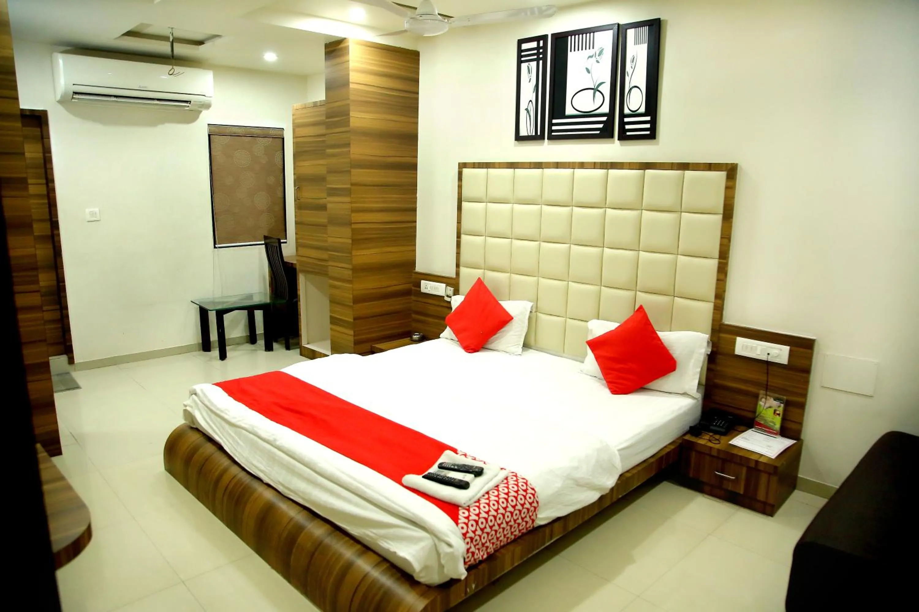 room service in Hotel City Inn