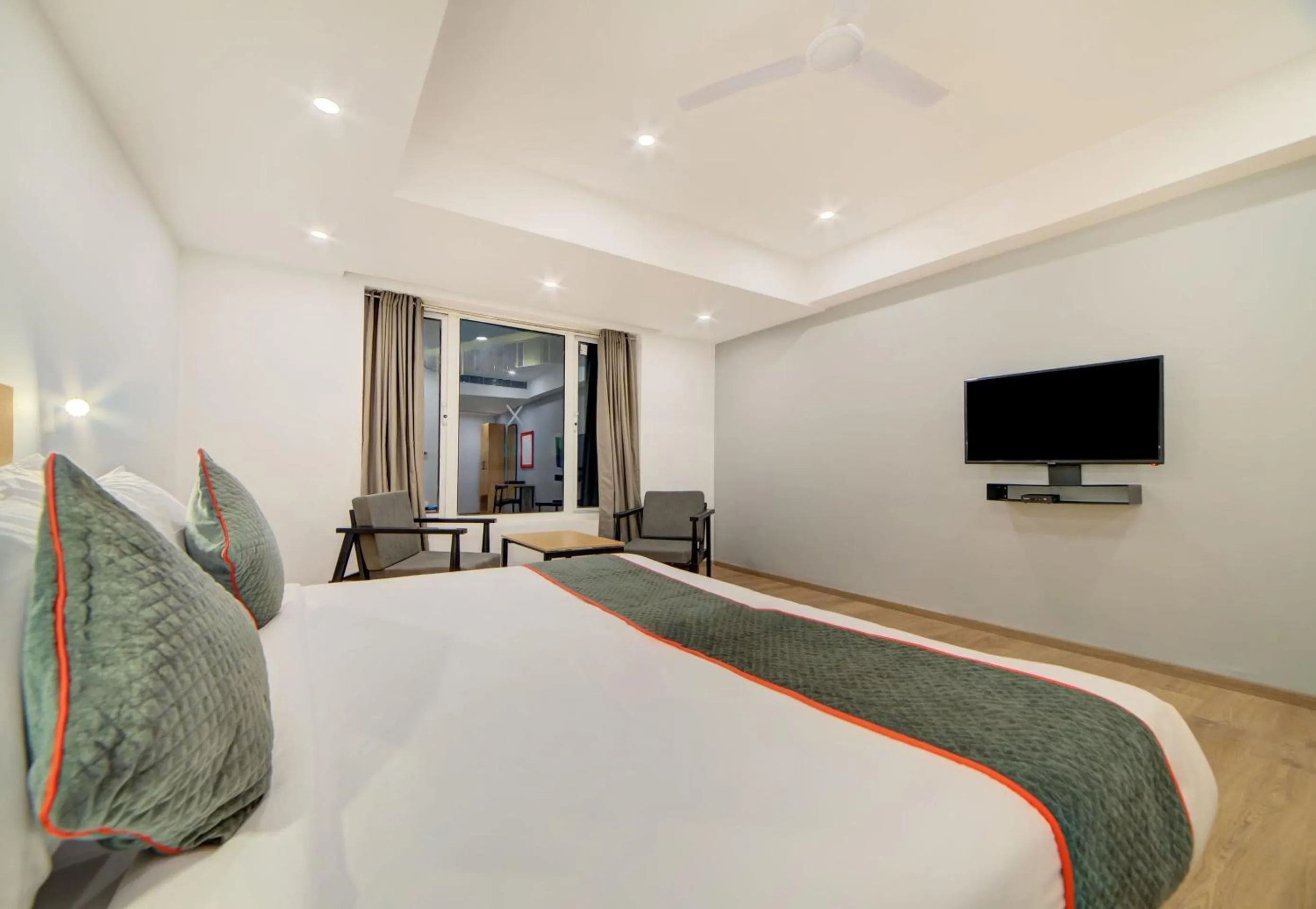 Bedroom, TV/Entertainment Center in Townhouse 777 - A3 empire