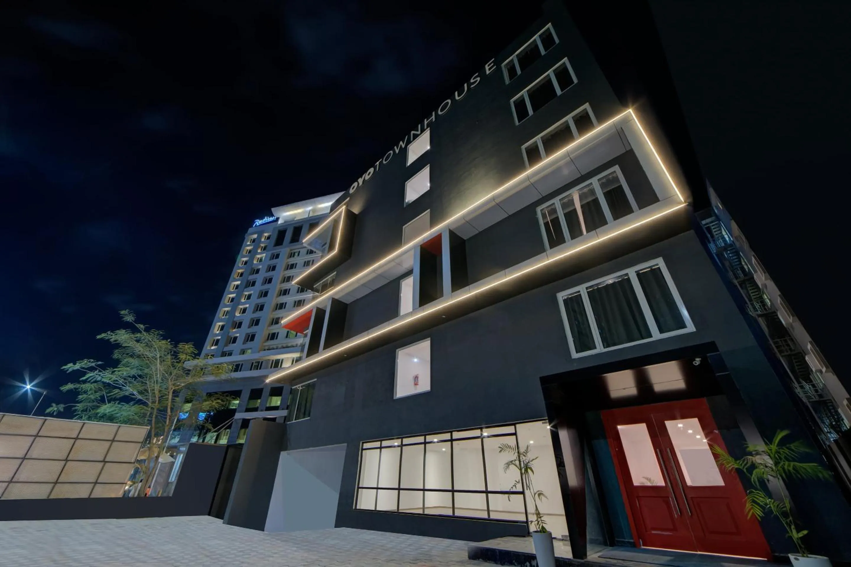 Facade/entrance, Property Building in Townhouse 777 - A3 empire