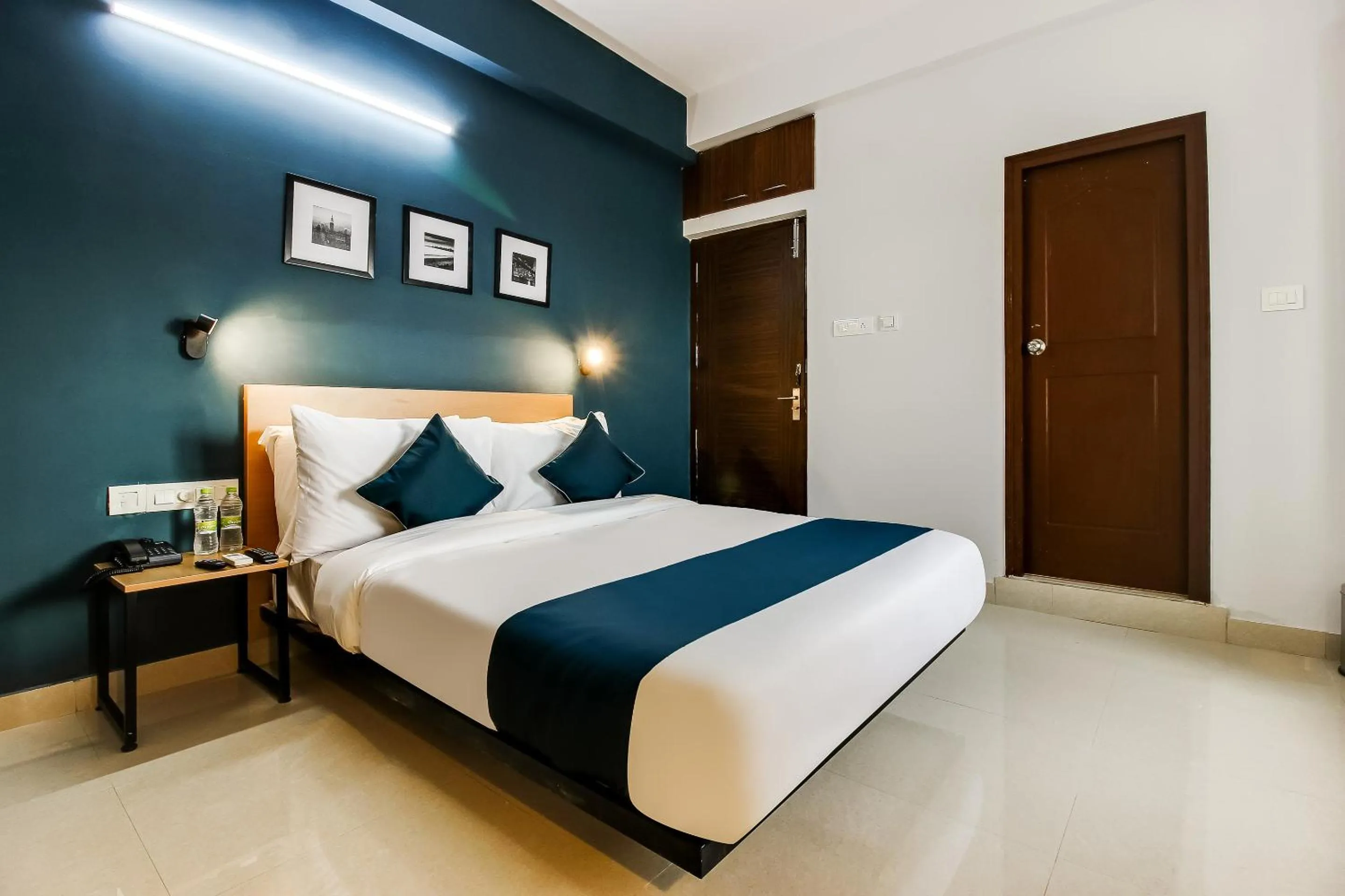 Bedroom, Bed in Hotel O Silverkey ,near RTO office kondapur