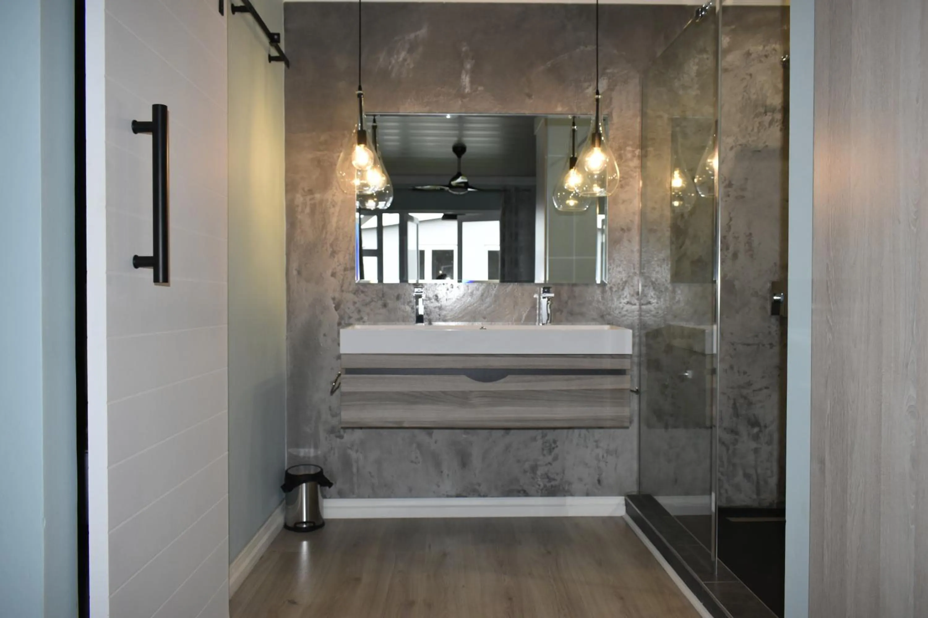 Shower in Mosswood Bed & Breakfast