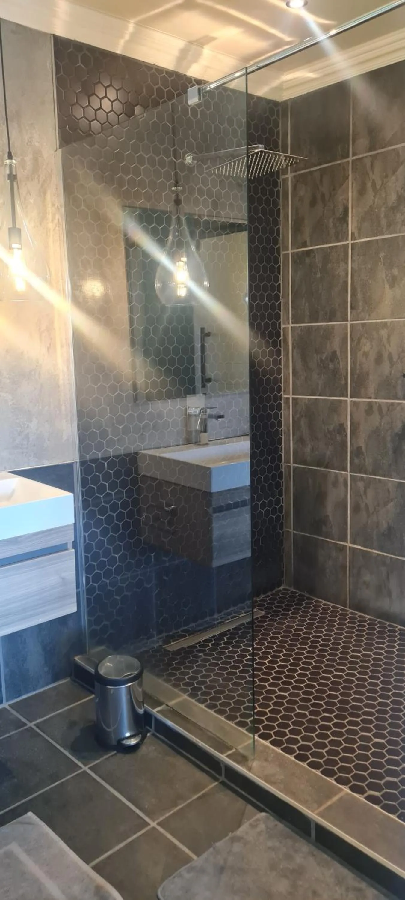 Shower in Mosswood Bed & Breakfast