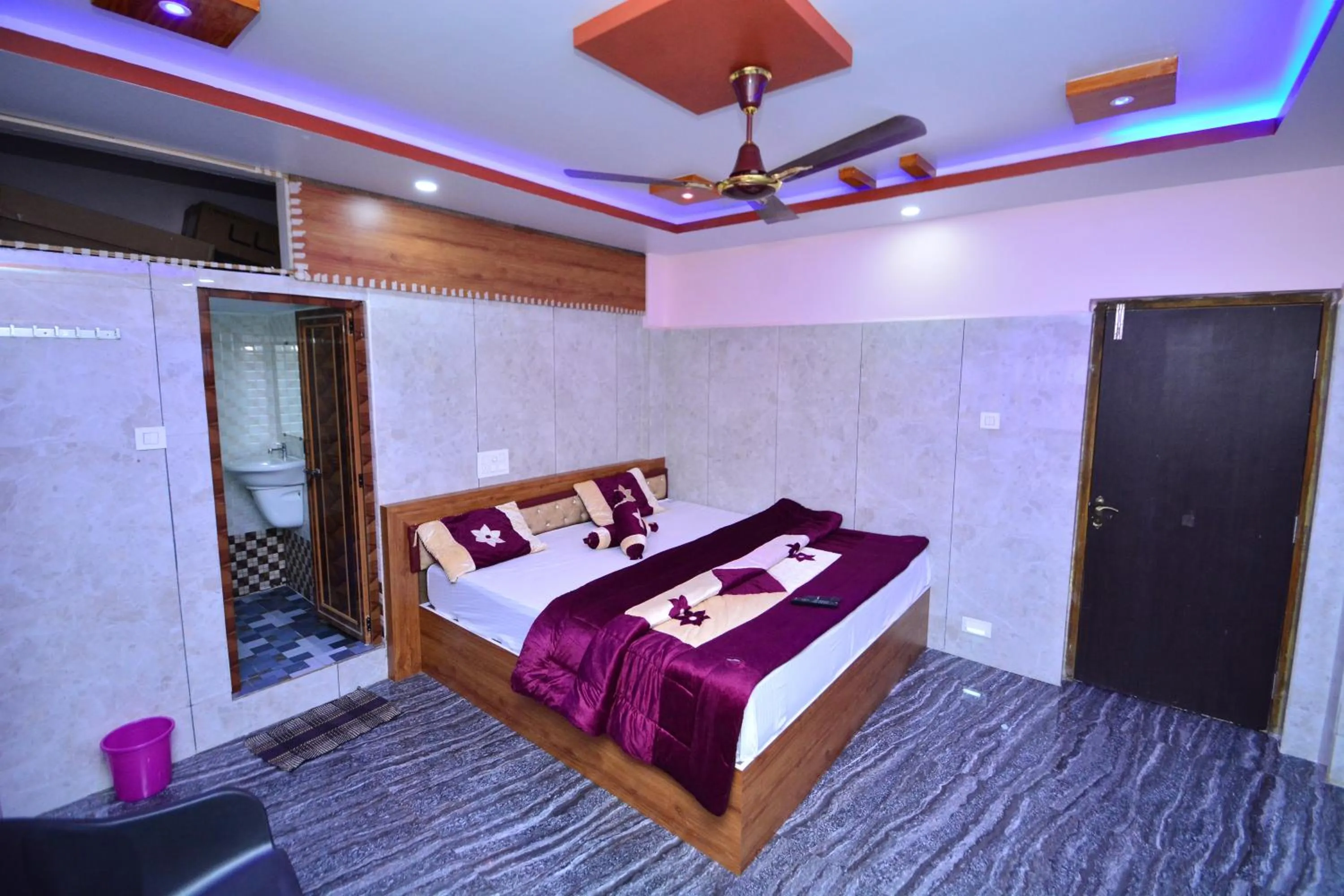 Bed in Aryan residency