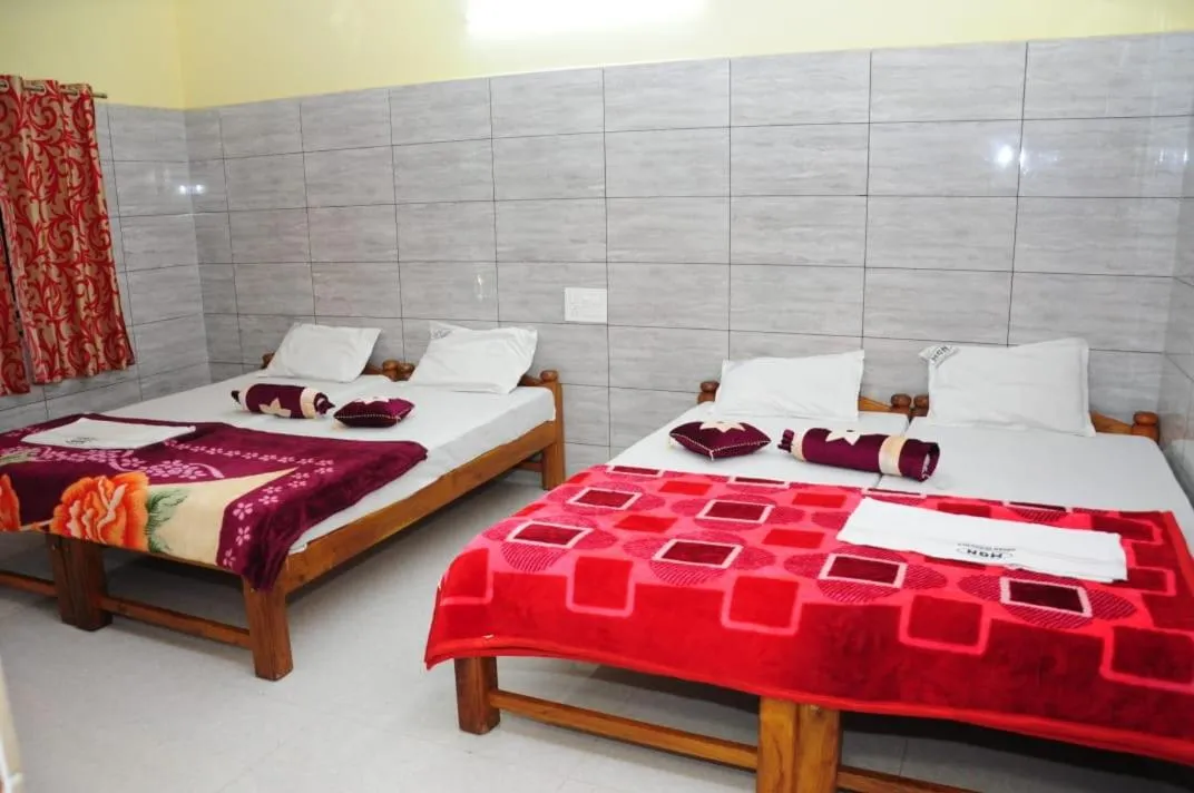 Bed in Aryan residency