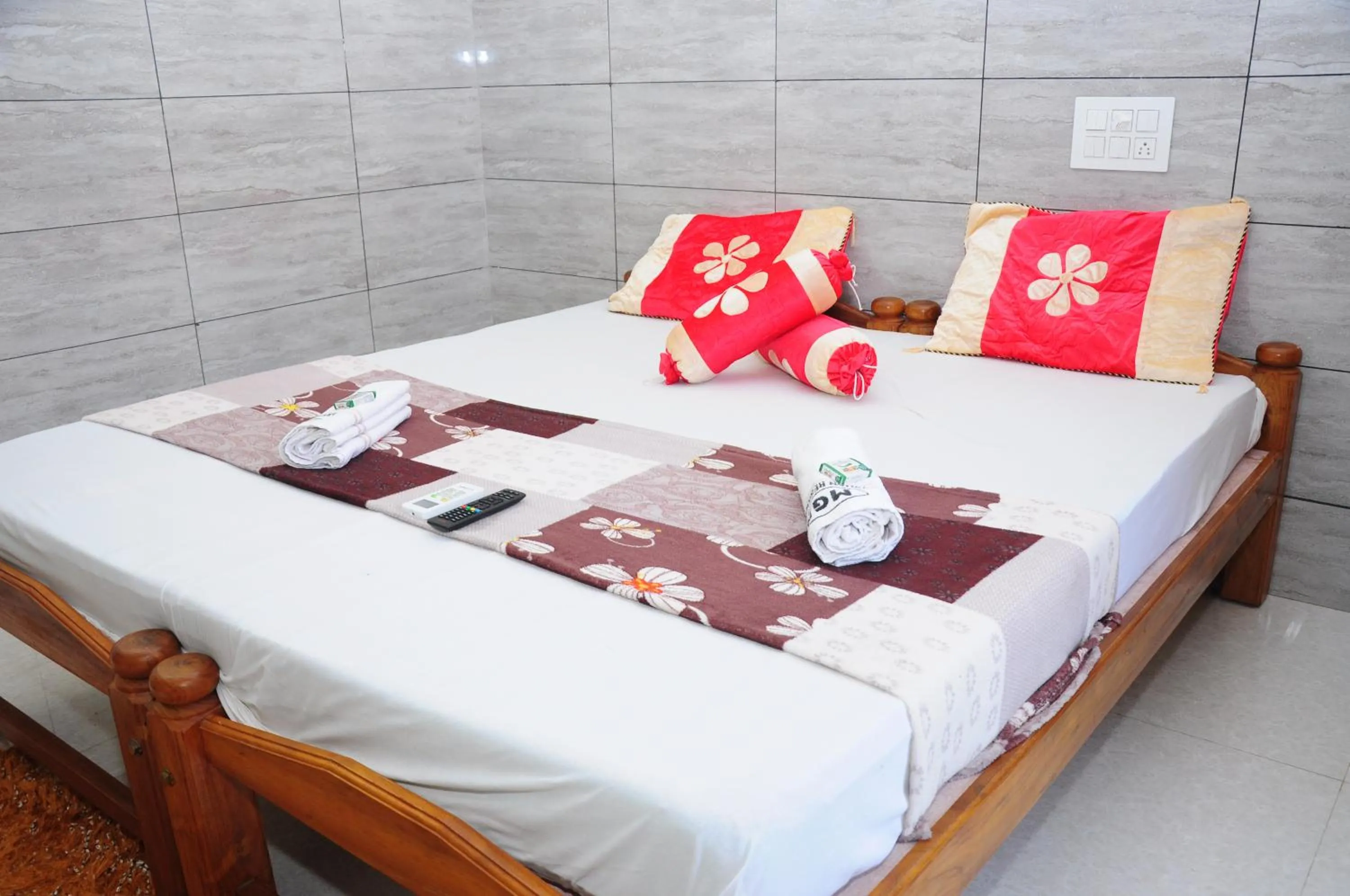 Bed in Aryan residency