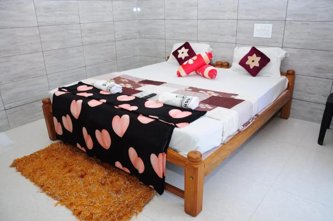 Bed in Aryan residency