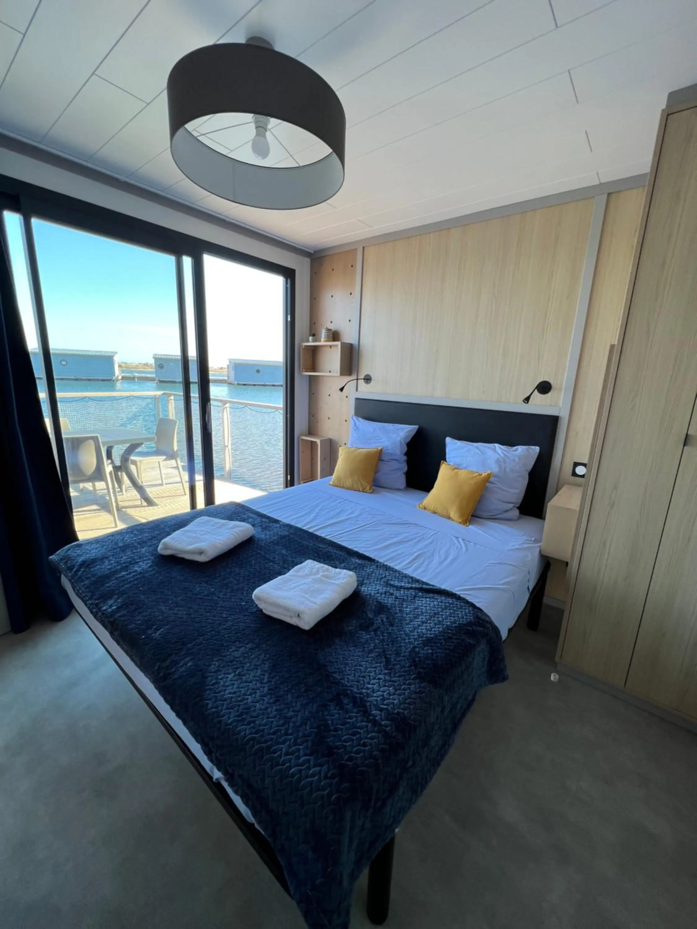 Photo of the whole room, Bed in Les Ilots de Gruissan