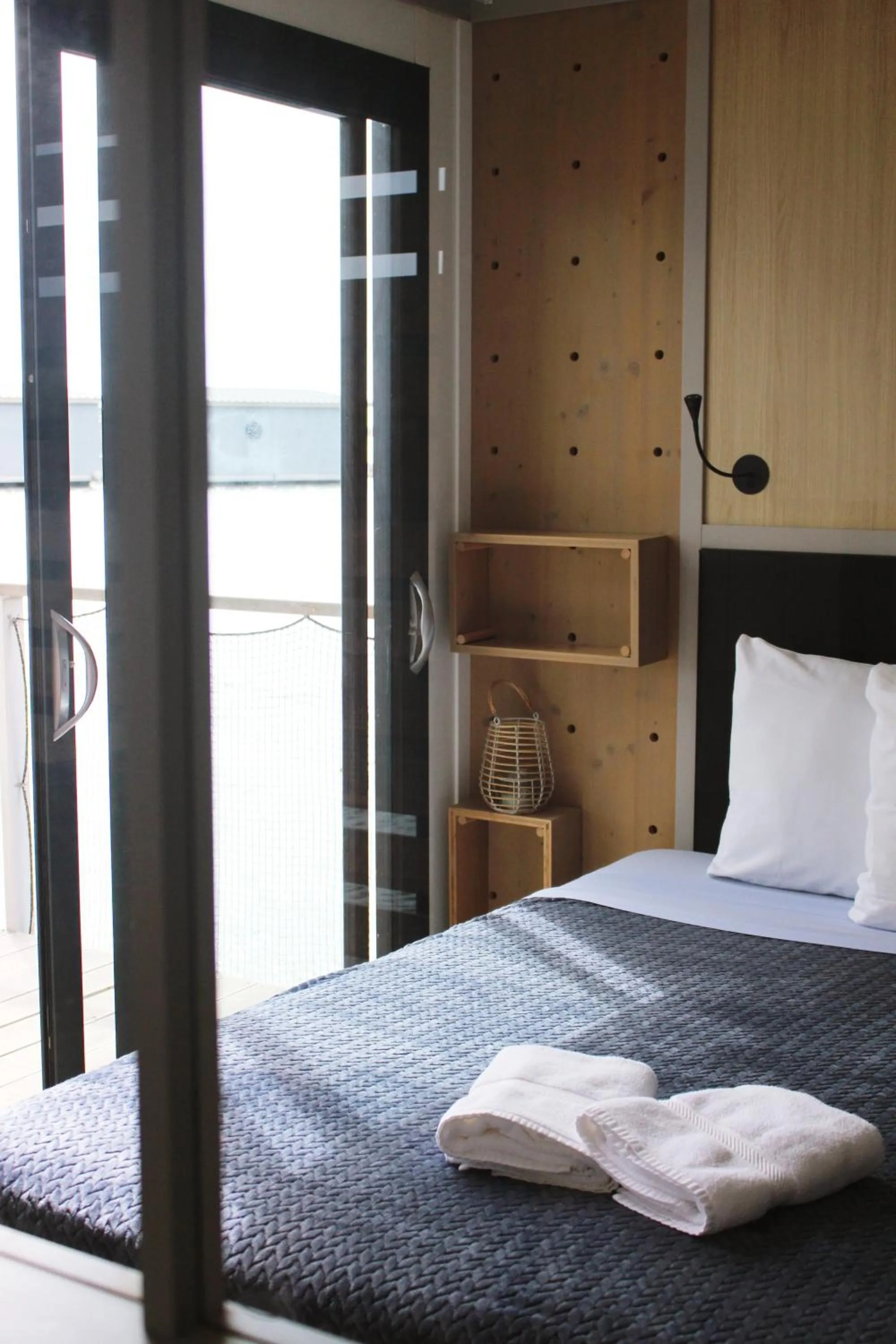 Photo of the whole room, Bed in Les Ilots de Gruissan